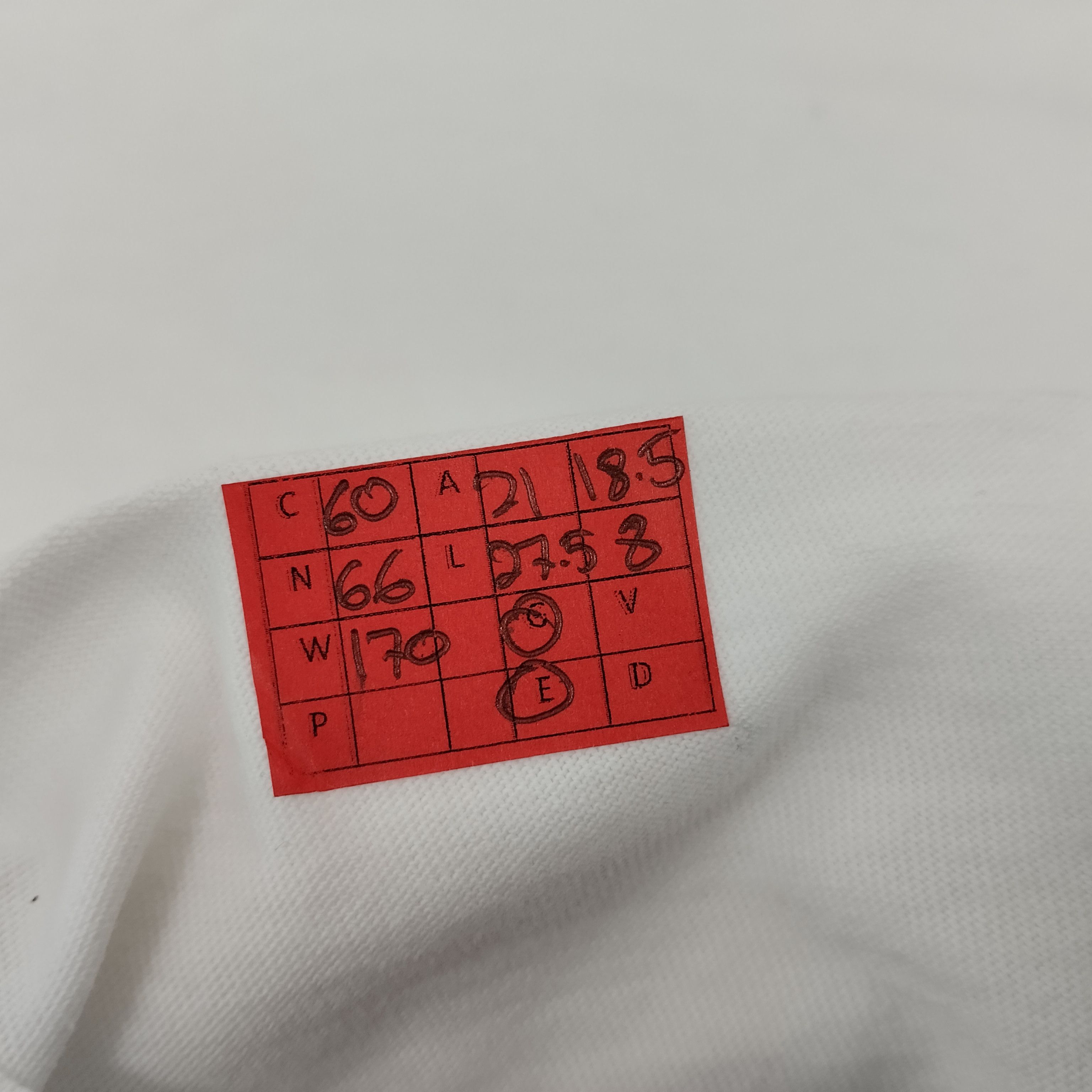 Japanese Brand × Kaws UNIQLO x KAWS Japanese Brand Streetwear Style Tshirt Size US L / EU 52-54 / 3 - 10 Thumbnail