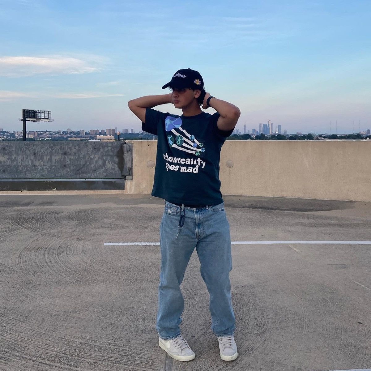 Vintage Broken planet tee Size M / US 6-8 / IT 42-44 - 1 Thumbnail