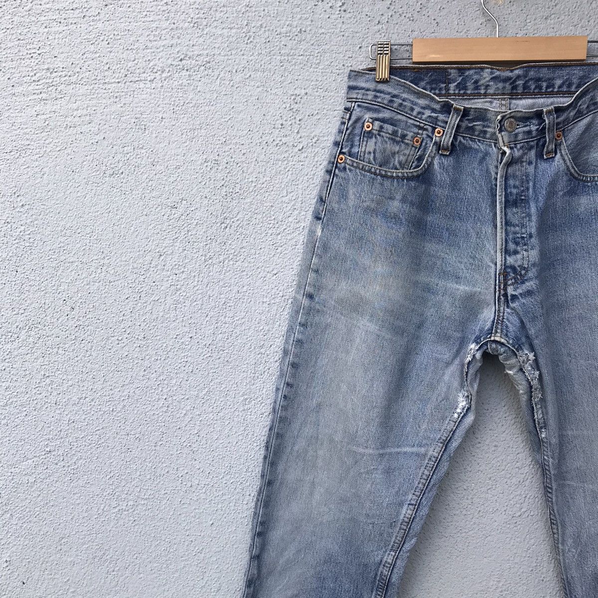 Levi's Vintage Levis 517 Denim Blue Wash Distressed Jeans Pants Size US 30 / EU 46 - 4 Thumbnail