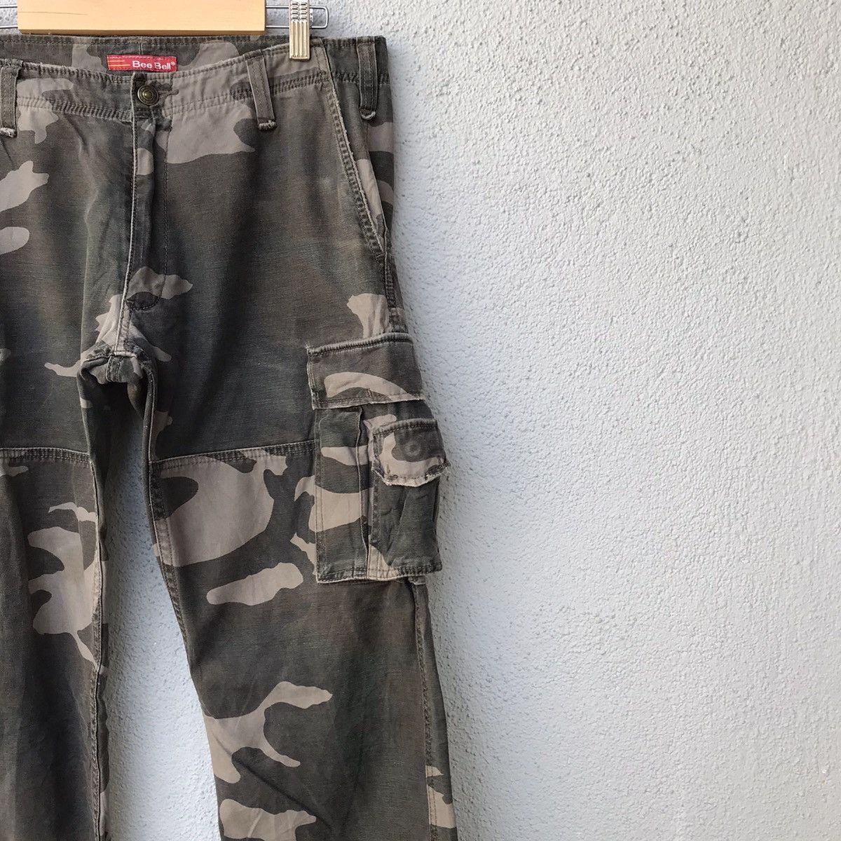 Japanese Brand Vintage Japanese Brand Distressed Camo Tactical Cargo Pants Size US 32 / EU 48 - 5 Thumbnail