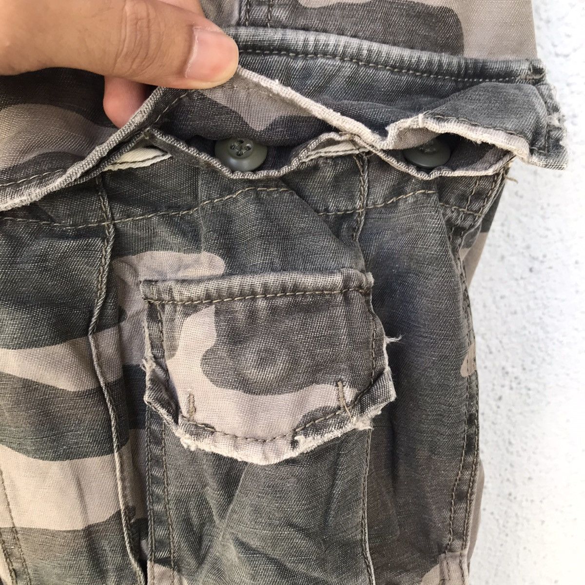 Japanese Brand Vintage Japanese Brand Distressed Camo Tactical Cargo Pants Size US 32 / EU 48 - 8 Thumbnail