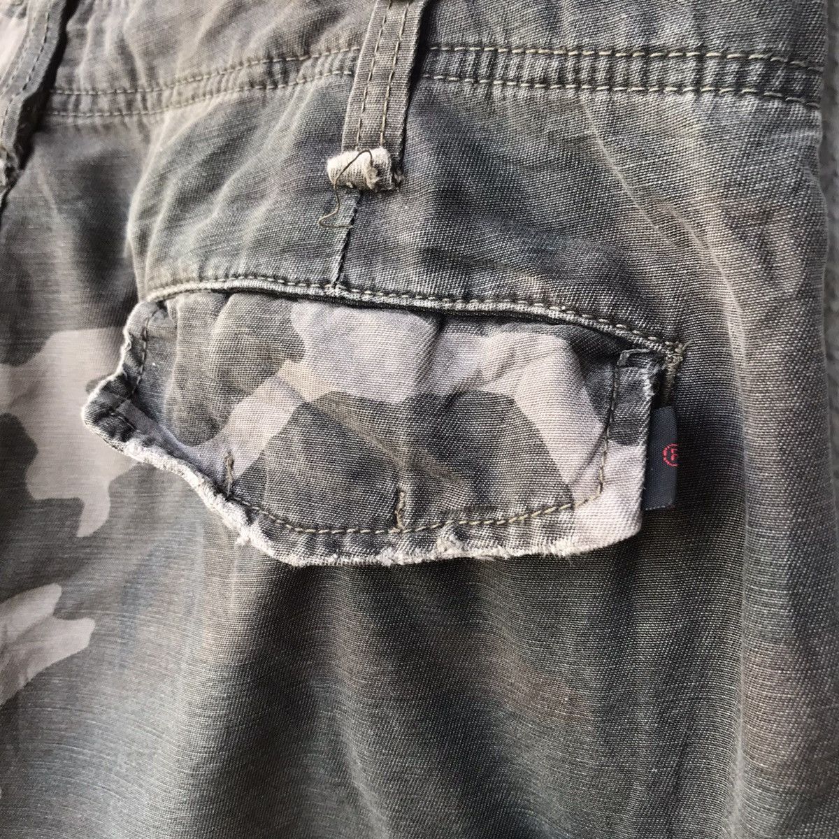Japanese Brand Vintage Japanese Brand Distressed Camo Tactical Cargo Pants Size US 32 / EU 48 - 17 Thumbnail