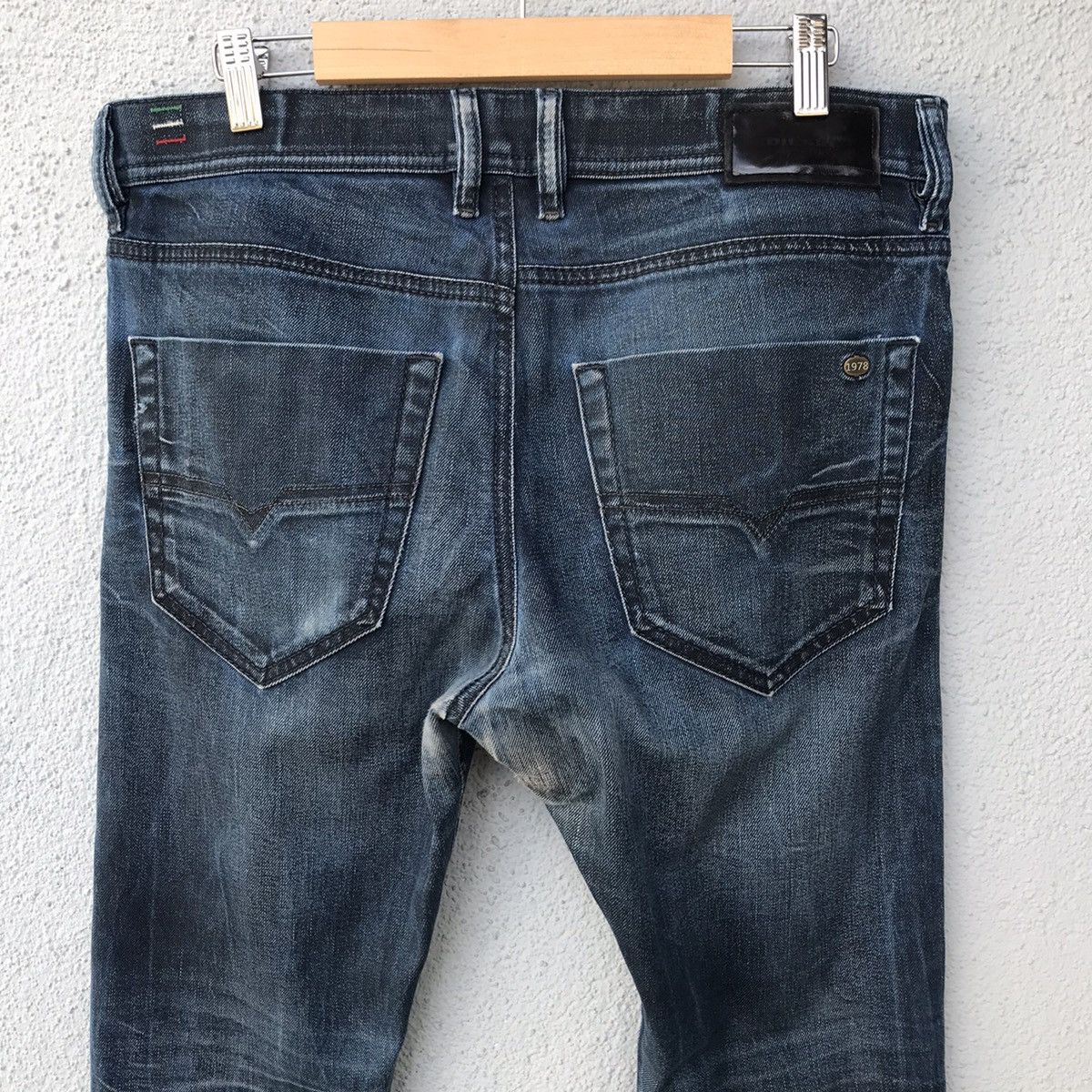 Diesel Vintage Diesel Denim Slim Carrot Jeans Size US 33 - 18 Thumbnail