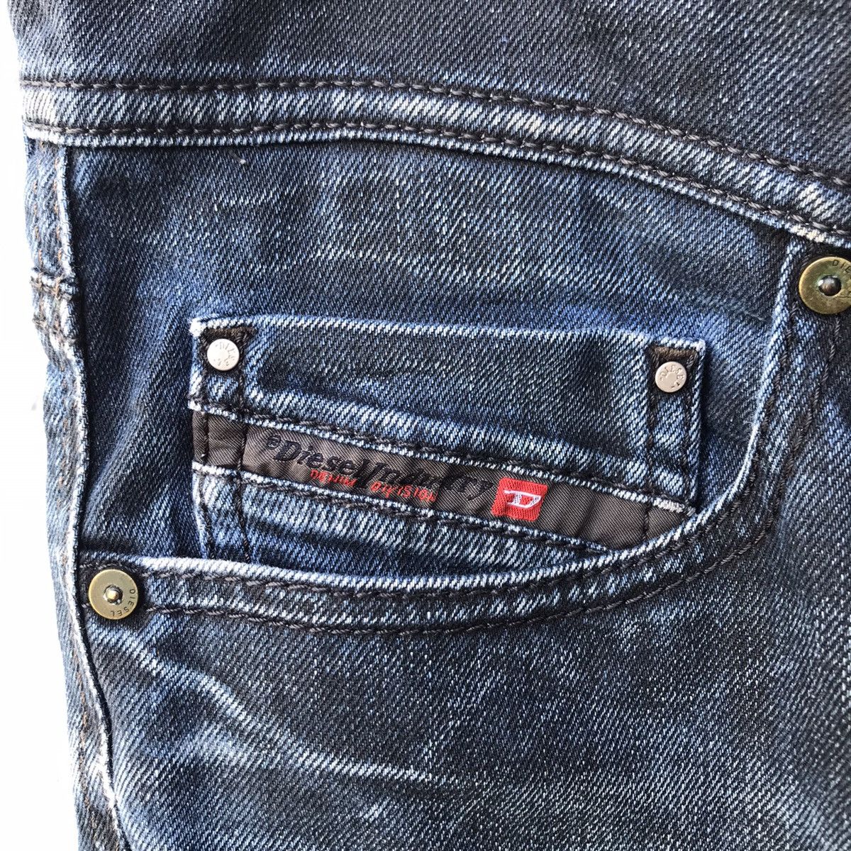 Diesel Vintage Diesel Denim Slim Carrot Jeans Size US 33 - 8 Thumbnail