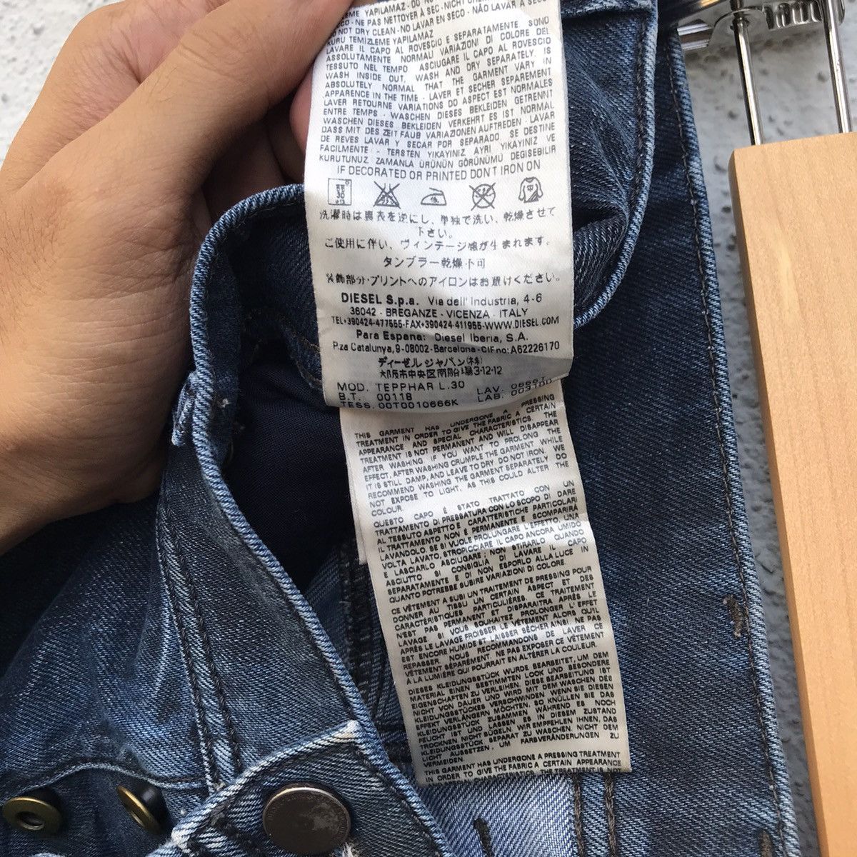 Diesel Vintage Diesel Denim Slim Carrot Jeans Size US 33 - 14 Thumbnail
