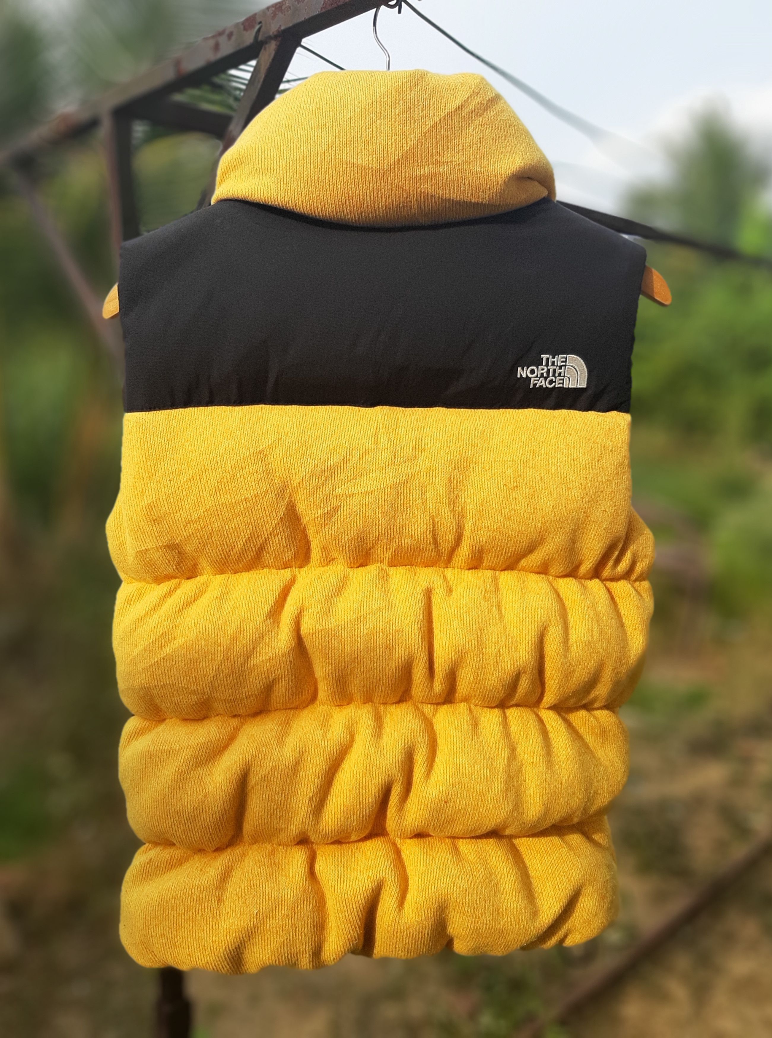 The North Face × Vintage Vintage The North Face Nuptse 700 Gilet Down Jacket Size US S / EU 44-46 / 1 - 3 Thumbnail