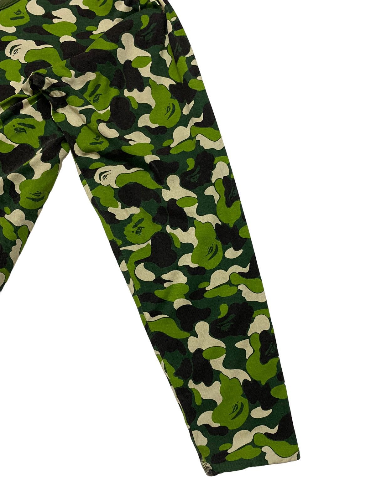Bape Vintage Bape Camo Reversible Sweatshirt Nigo Era Size US M / EU 48-50 / 2 - 7 Thumbnail