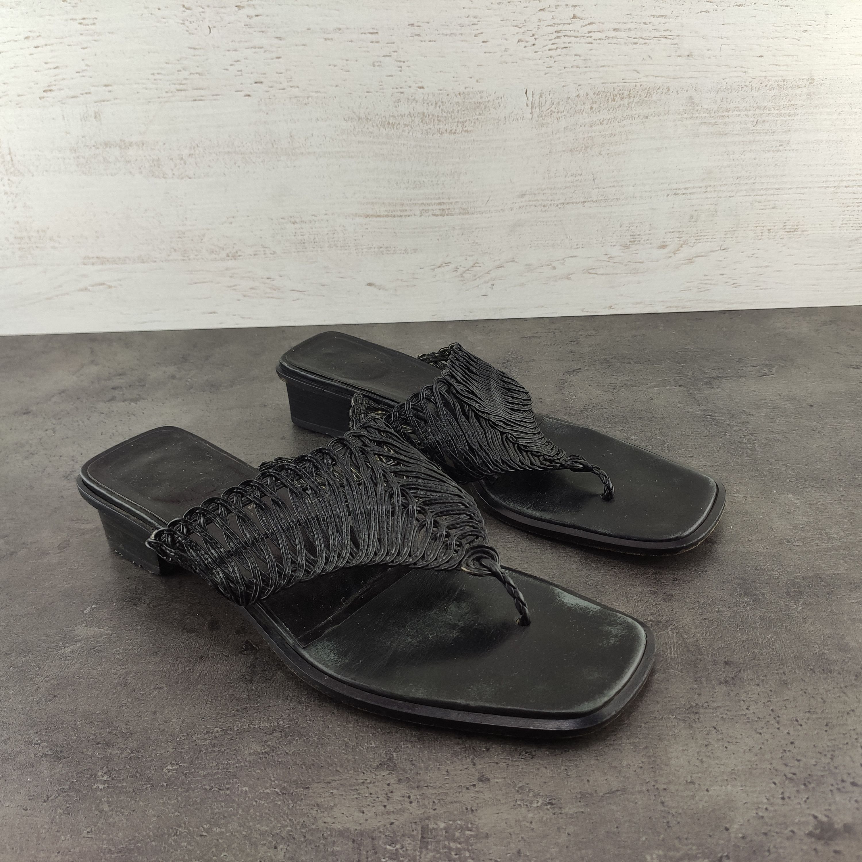サンダル・ミュール Salvatore Ferragamo Black Leather Lyrai Thong Mules Ferragamo Black Leather Lyrai Thong Mules | italist, ALWAYS