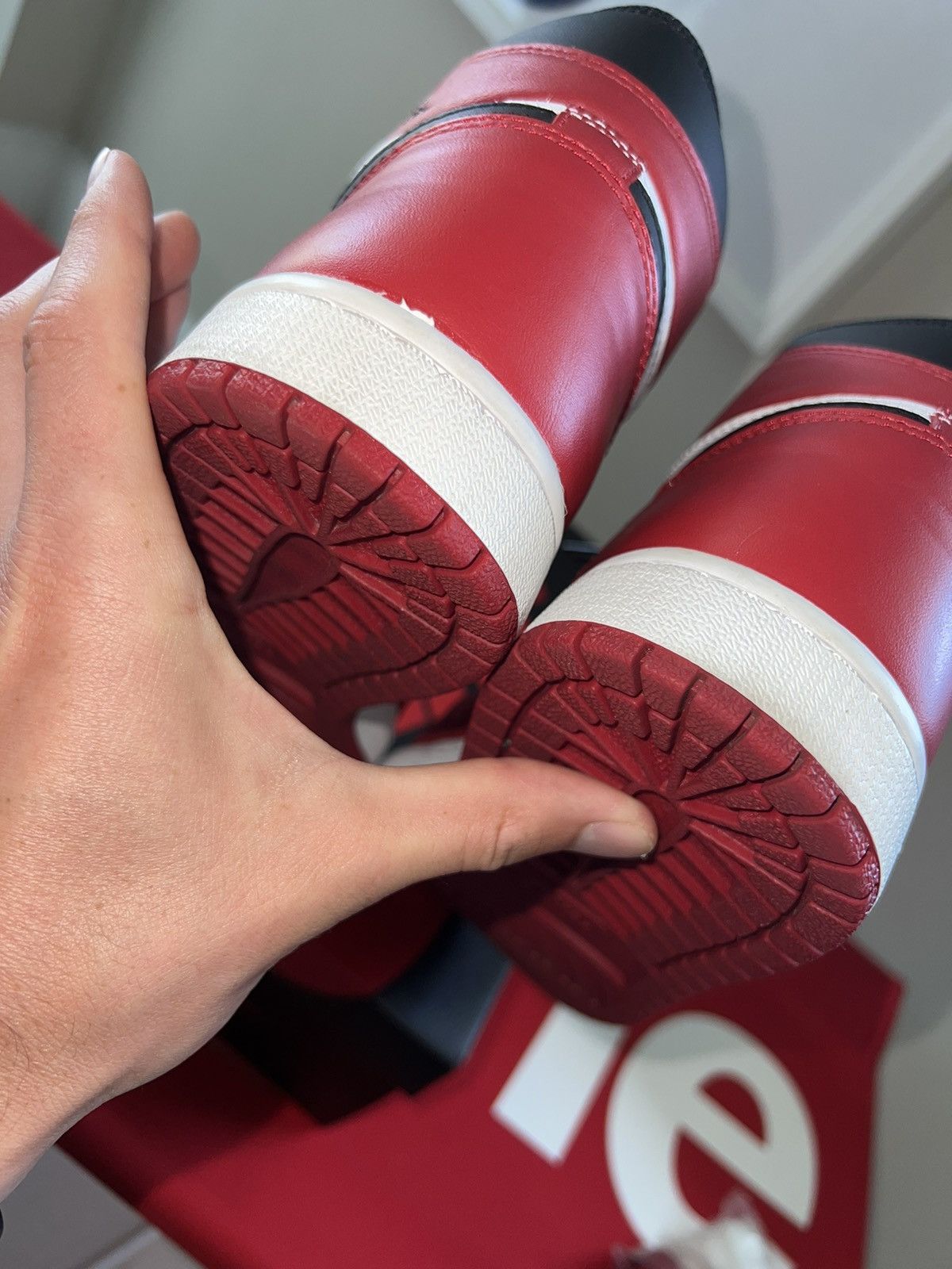 Jordan Brand × Nike Air Jordan 1 “Chicago” 2015 Size US 7.5 / EU 40-41 - 9 Thumbnail