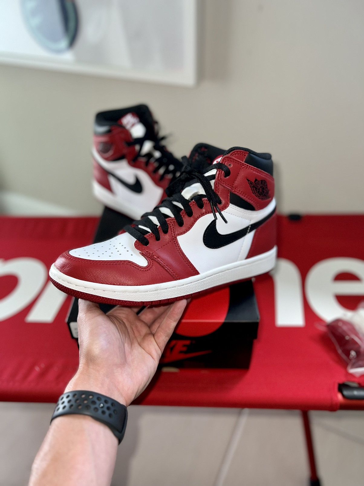 Jordan Brand × Nike Air Jordan 1 “Chicago” 2015 Size US 7.5 / EU 40-41 - 2 Thumbnail
