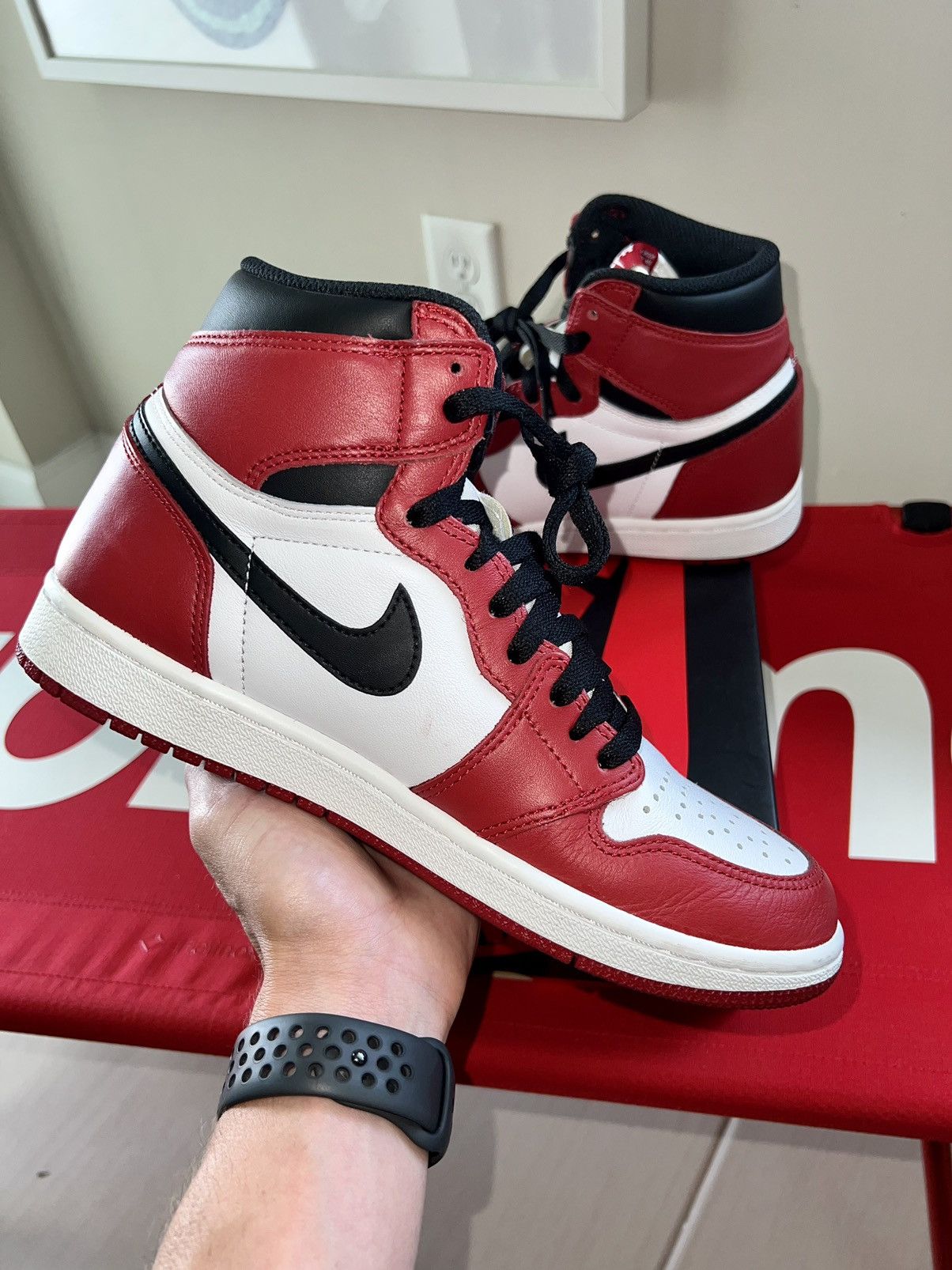 Jordan Brand × Nike Air Jordan 1 “Chicago” 2015 Size US 7.5 / EU 40-41 - 3 Thumbnail