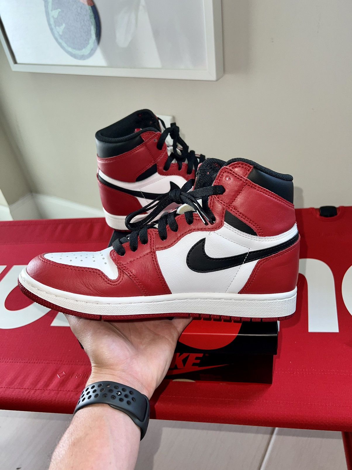 Jordan Brand × Nike Air Jordan 1 “Chicago” 2015 Size US 7.5 / EU 40-41 - 4 Thumbnail