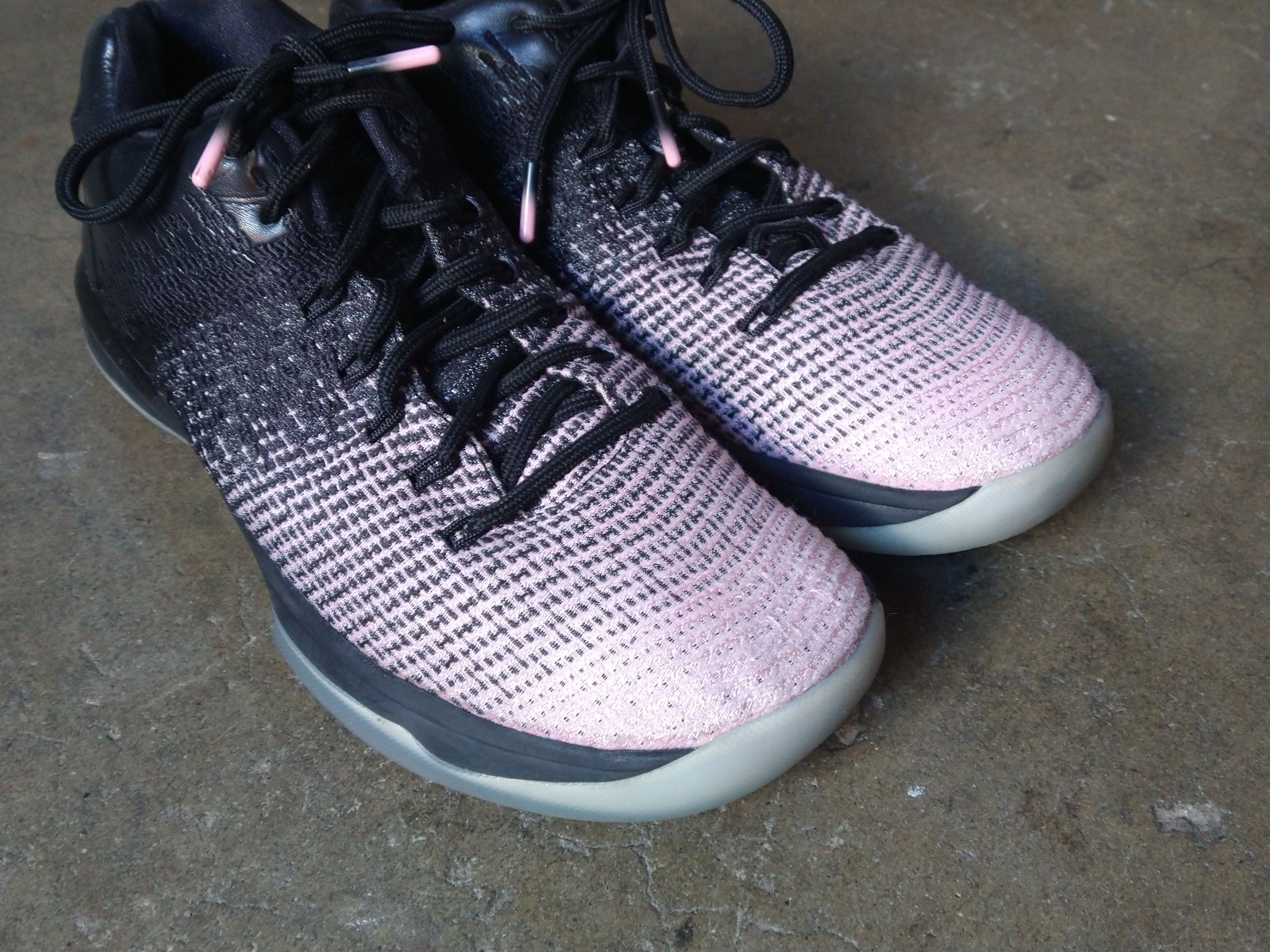 Jordan Brand Nike Air Jordan 31 Low Oreo Size 9 Pink Black 897564-001 Size US 9 / EU 42 - 3 Thumbnail