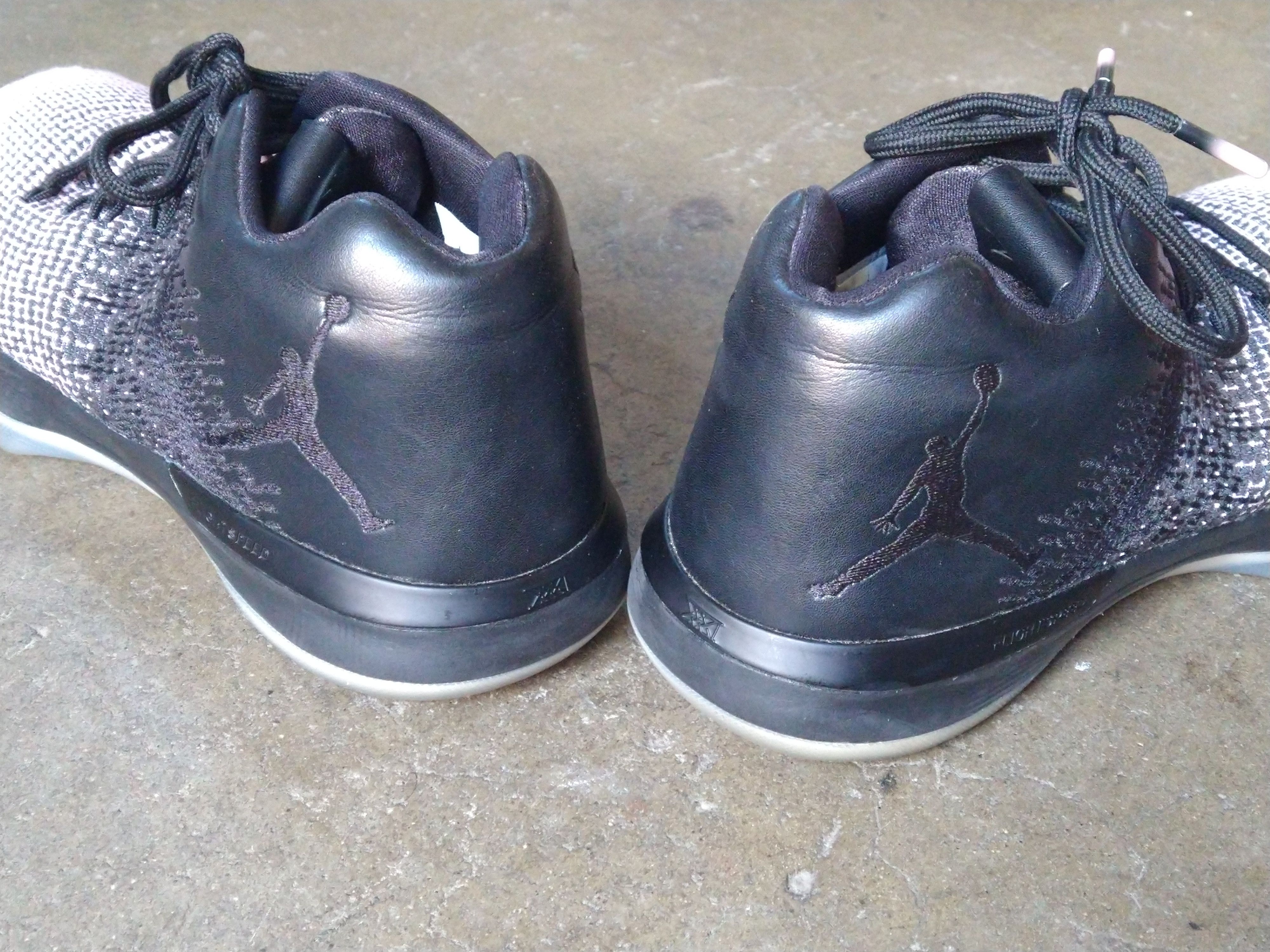Jordan Brand Nike Air Jordan 31 Low Oreo Size 9 Pink Black 897564-001 Size US 9 / EU 42 - 14 Thumbnail