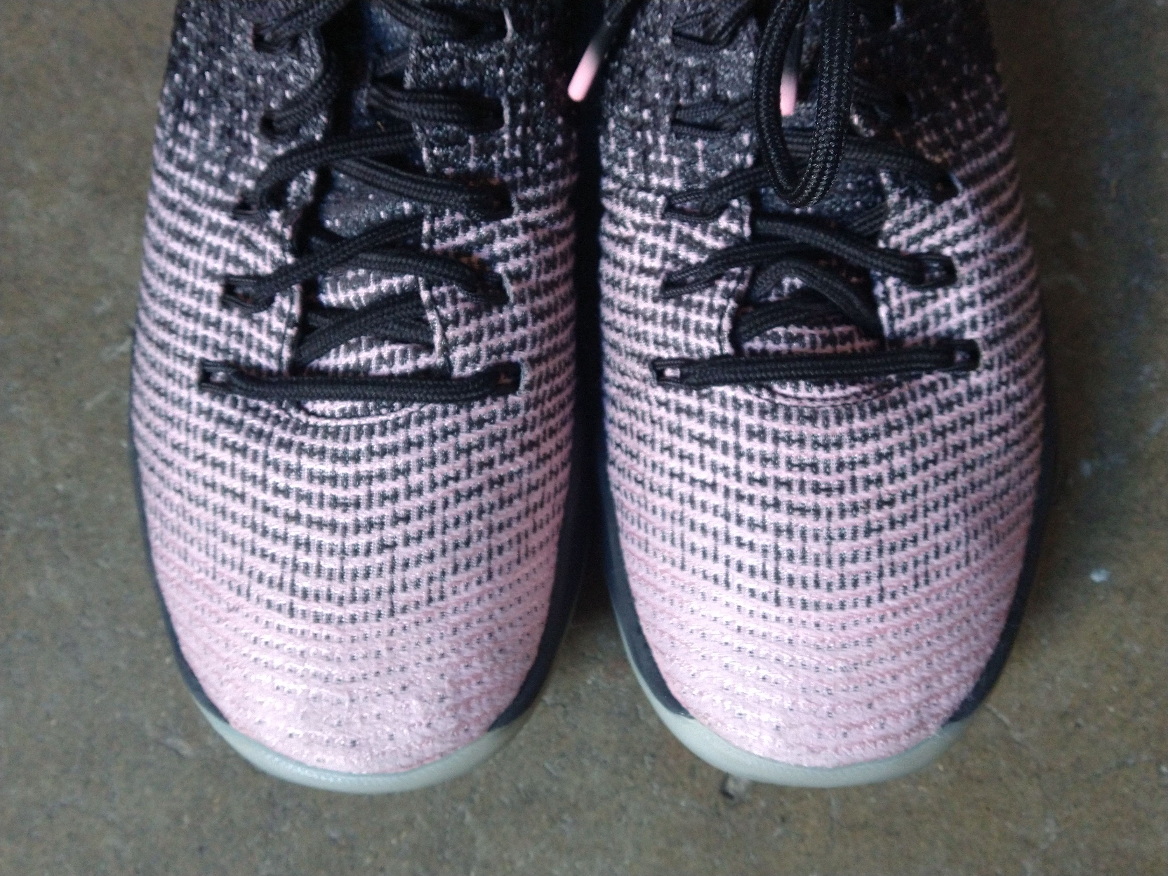 Jordan Brand Nike Air Jordan 31 Low Oreo Size 9 Pink Black 897564-001 Size US 9 / EU 42 - 5 Thumbnail