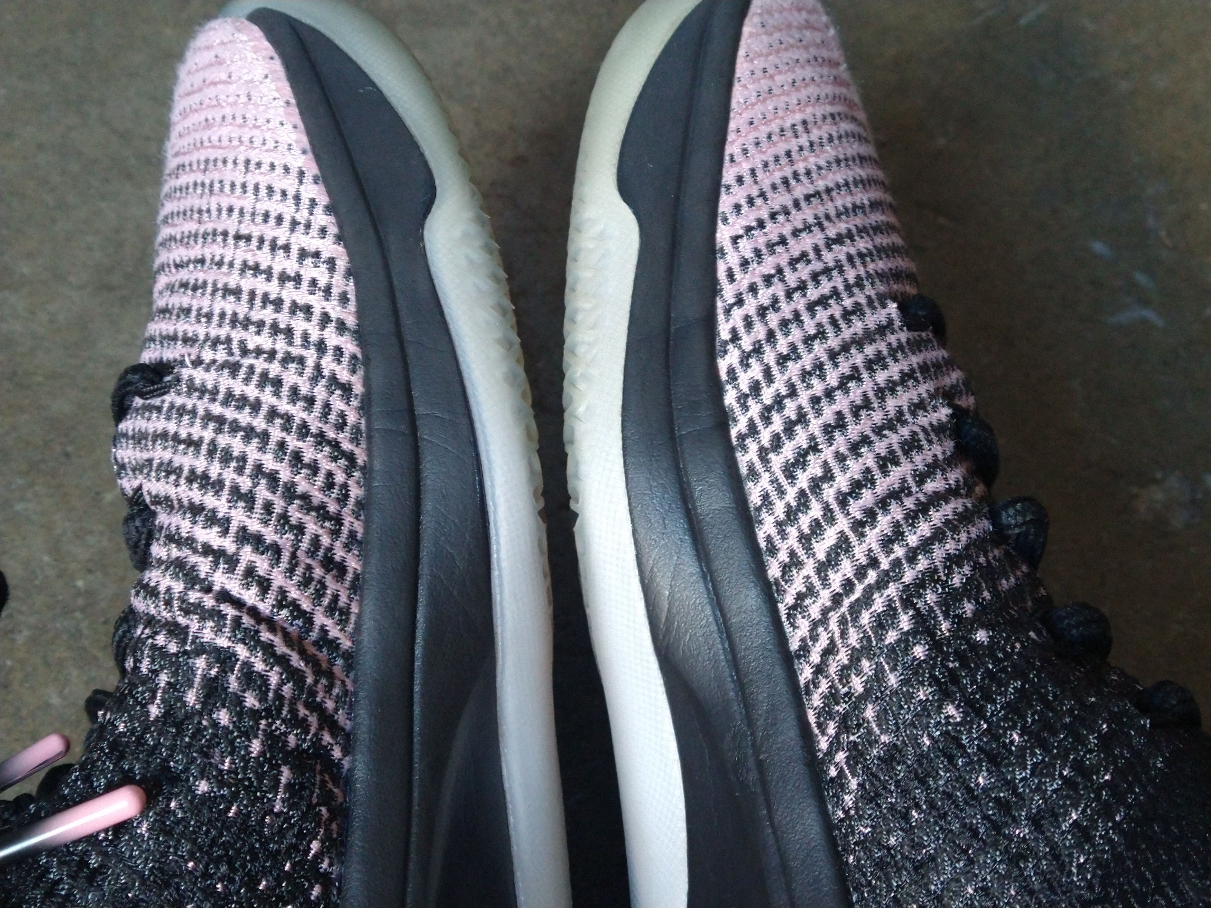 Jordan Brand Nike Air Jordan 31 Low Oreo Size 9 Pink Black 897564-001 Size US 9 / EU 42 - 12 Thumbnail