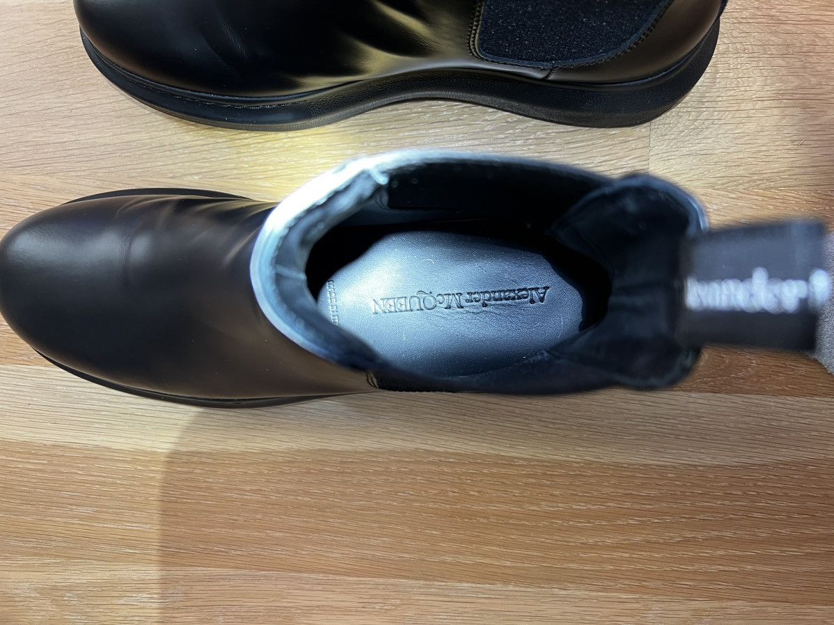 Alexander McQueen Hybrid Chelsea Boot in Black Size US 8 / EU 41 - 11 Thumbnail