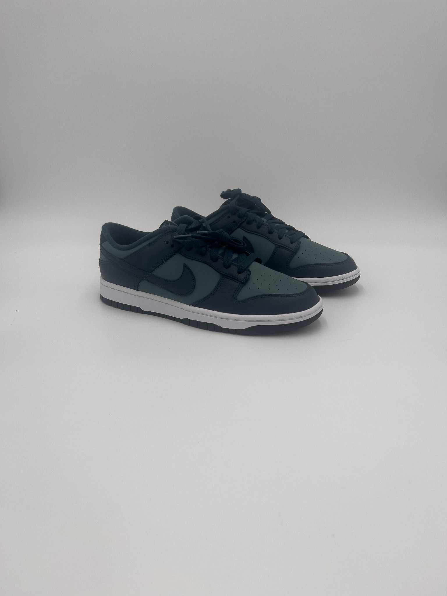 Nike Size 7 • Nike Dunk Low Mineral Slate Armory Navy Size US 7 / EU 40 - 2 Thumbnail