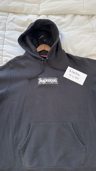 Supreme Logo Hoodie Black Size LARGE