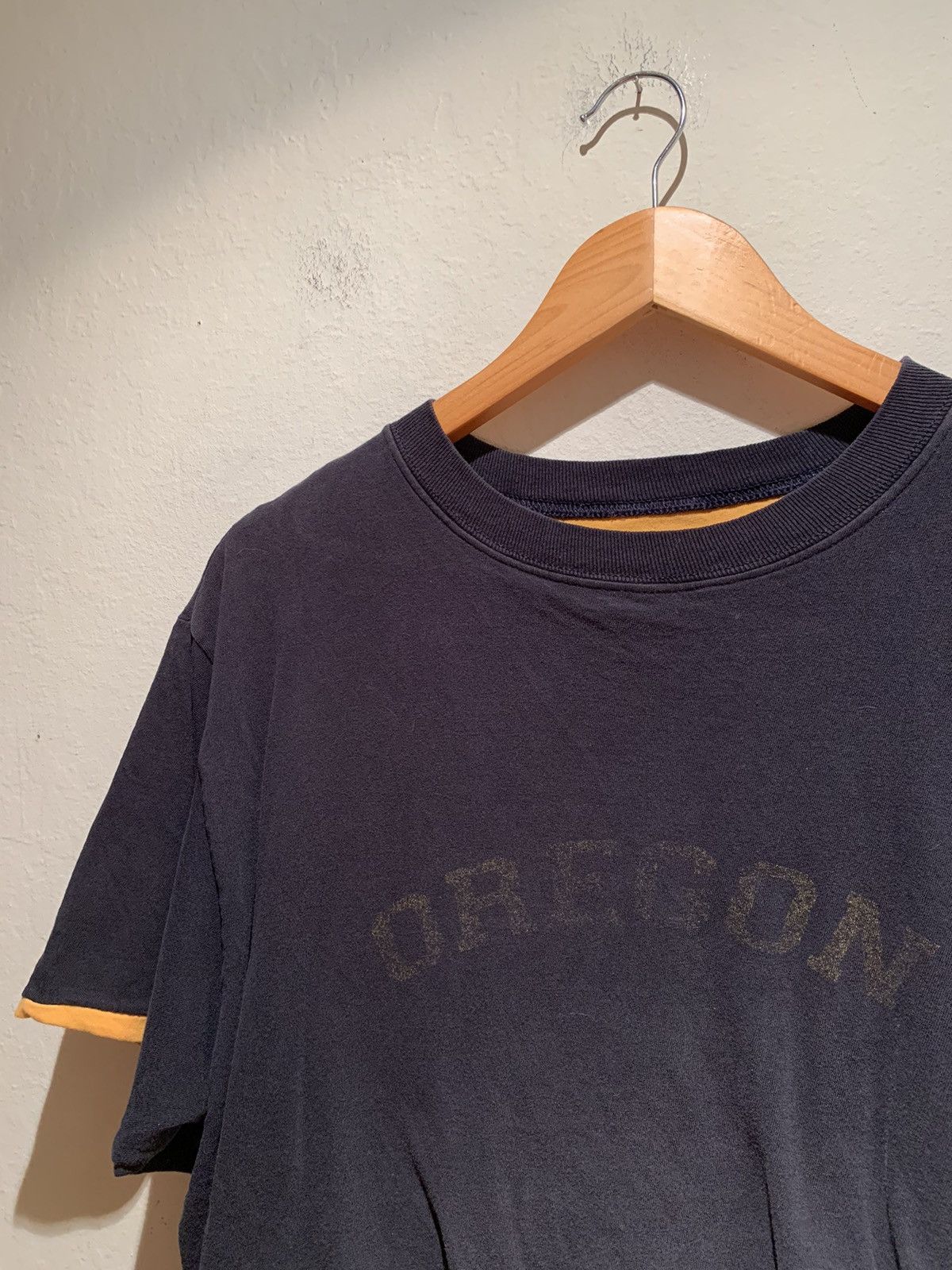 Vintage *RARE* Vintage Oregon Ducks Reversible Collegiate T-Shirt L Size US L / EU 52-54 / 3 - 5 Thumbnail