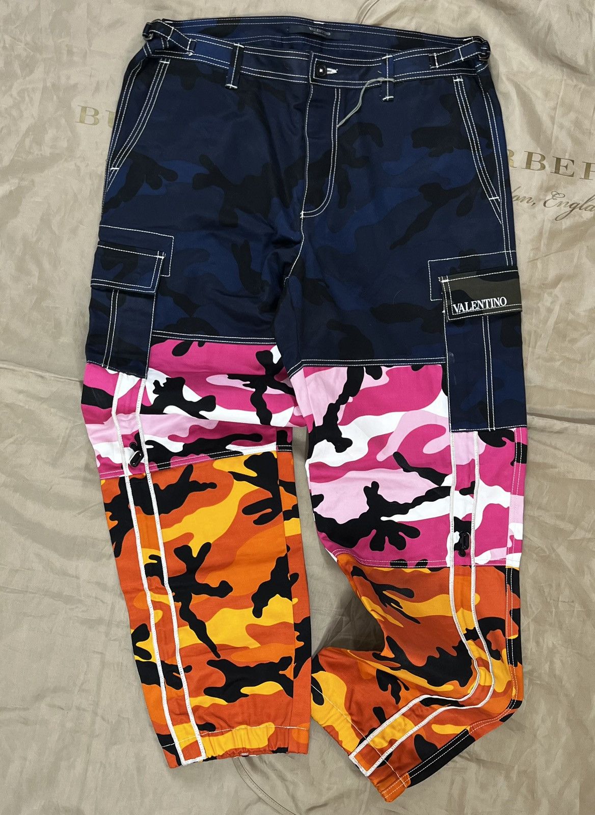 Valentino VALENTINO Multicolor Camou Shuffle Cargo Pants size 54 $1600 Size US 38 / EU 54 - 1 Thumbnail