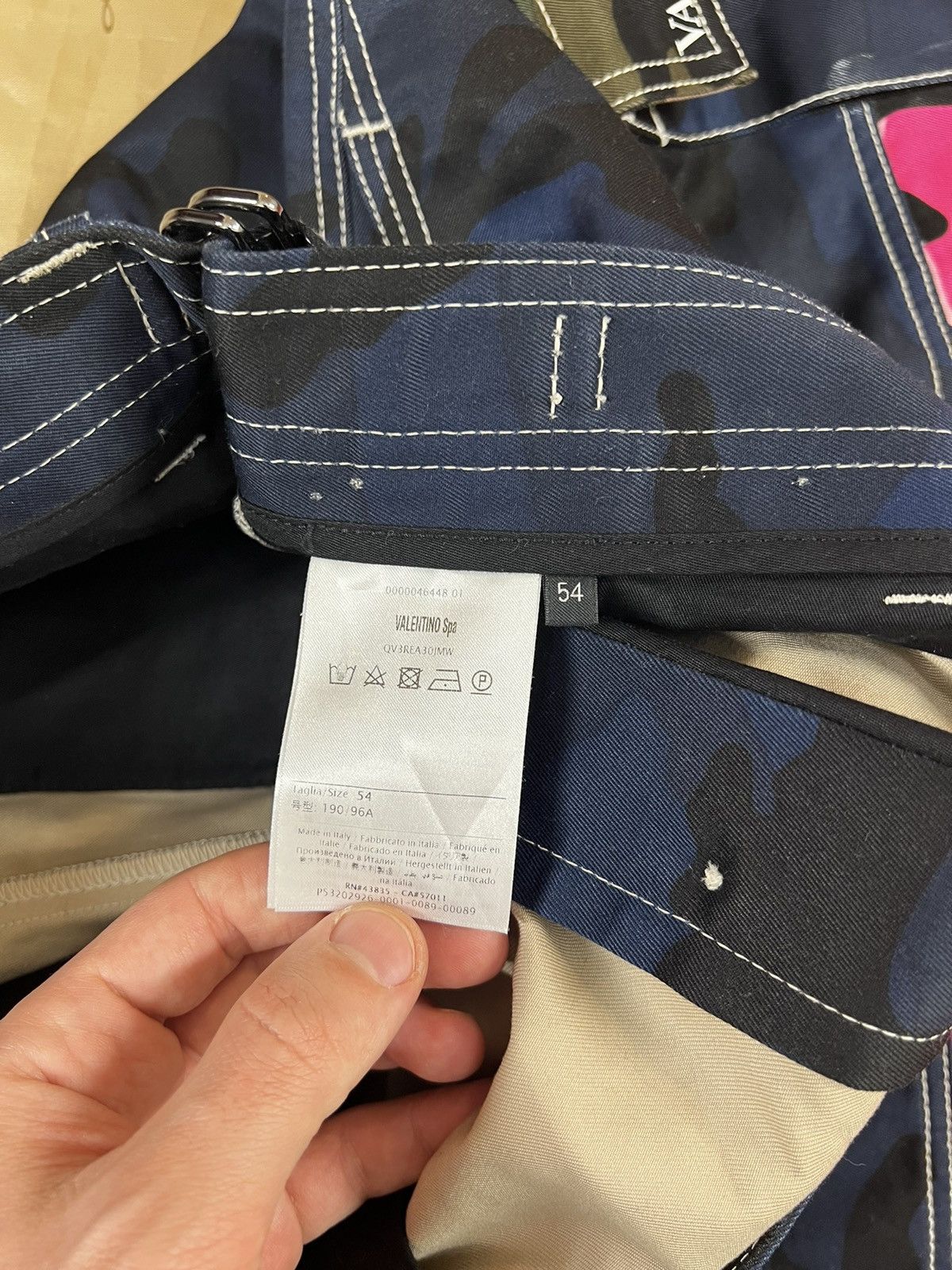 Valentino VALENTINO Multicolor Camou Shuffle Cargo Pants size 54 $1600 Size US 38 / EU 54 - 4 Thumbnail