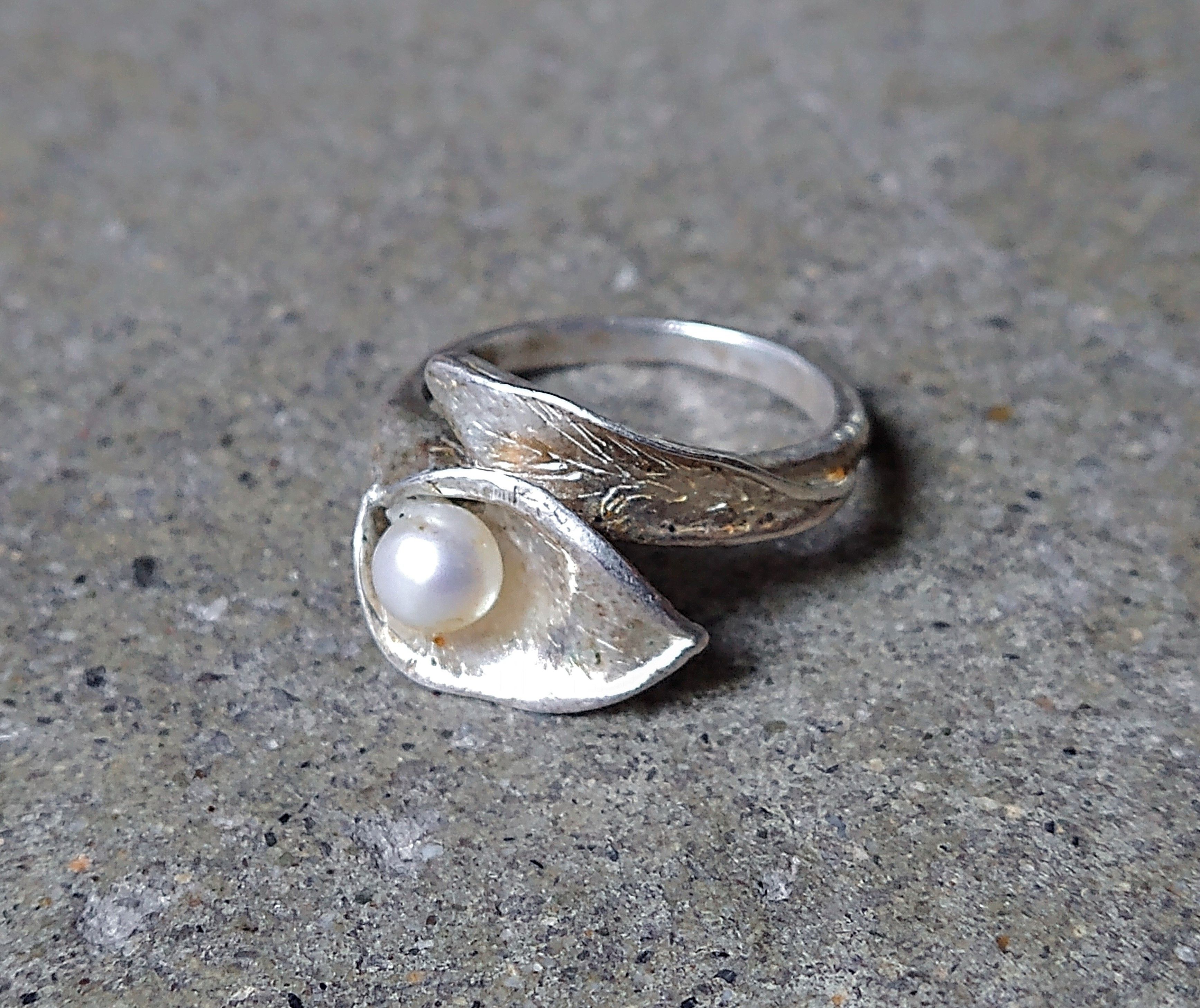 Jewelry Vintage Sterling Silver Ring Pearl Size 6.75 Lily Flower Size ONE SIZE - 1 Thumbnail