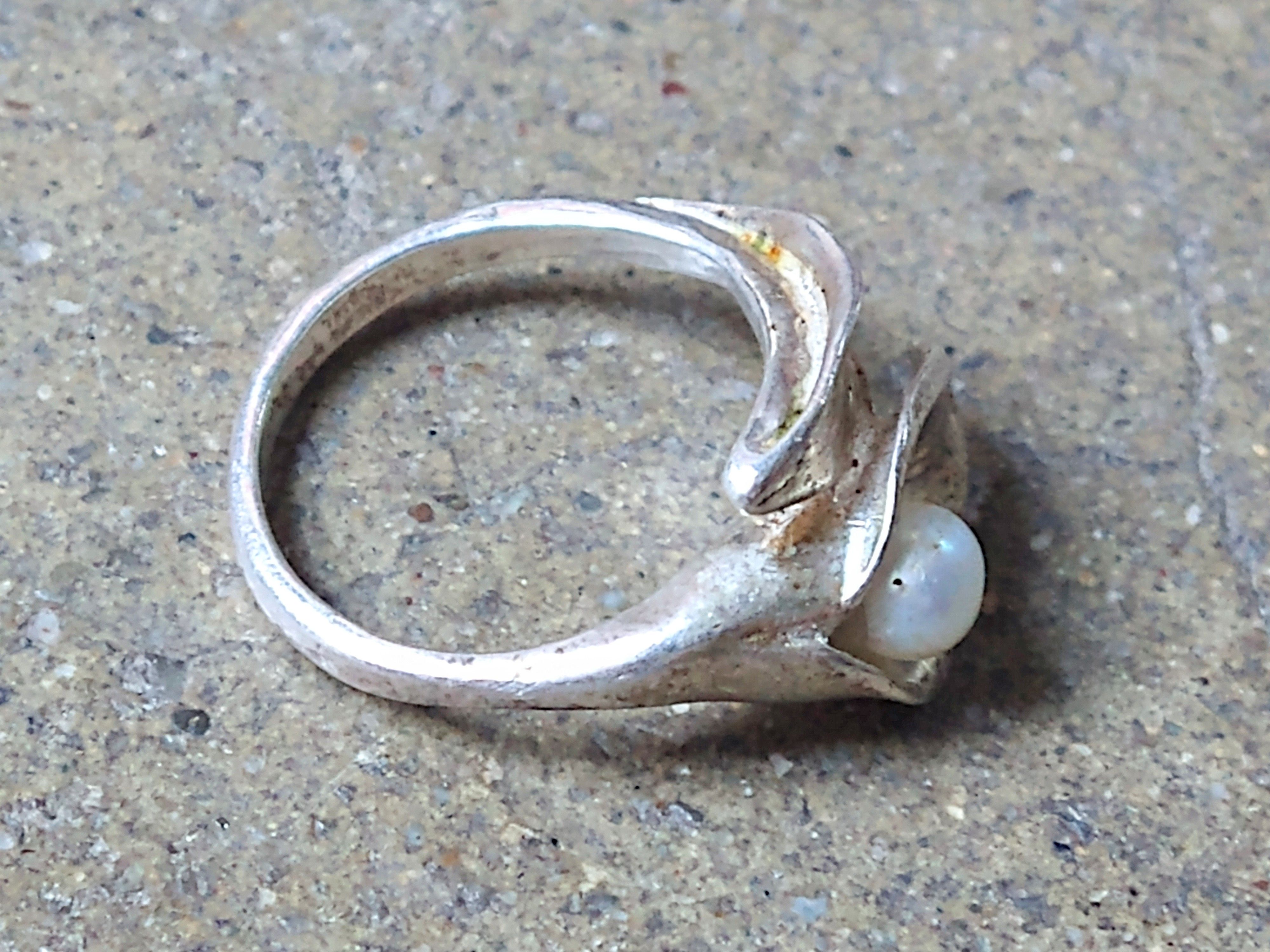 Jewelry Vintage Sterling Silver Ring Pearl Size 6.75 Lily Flower Size ONE SIZE - 7 Thumbnail