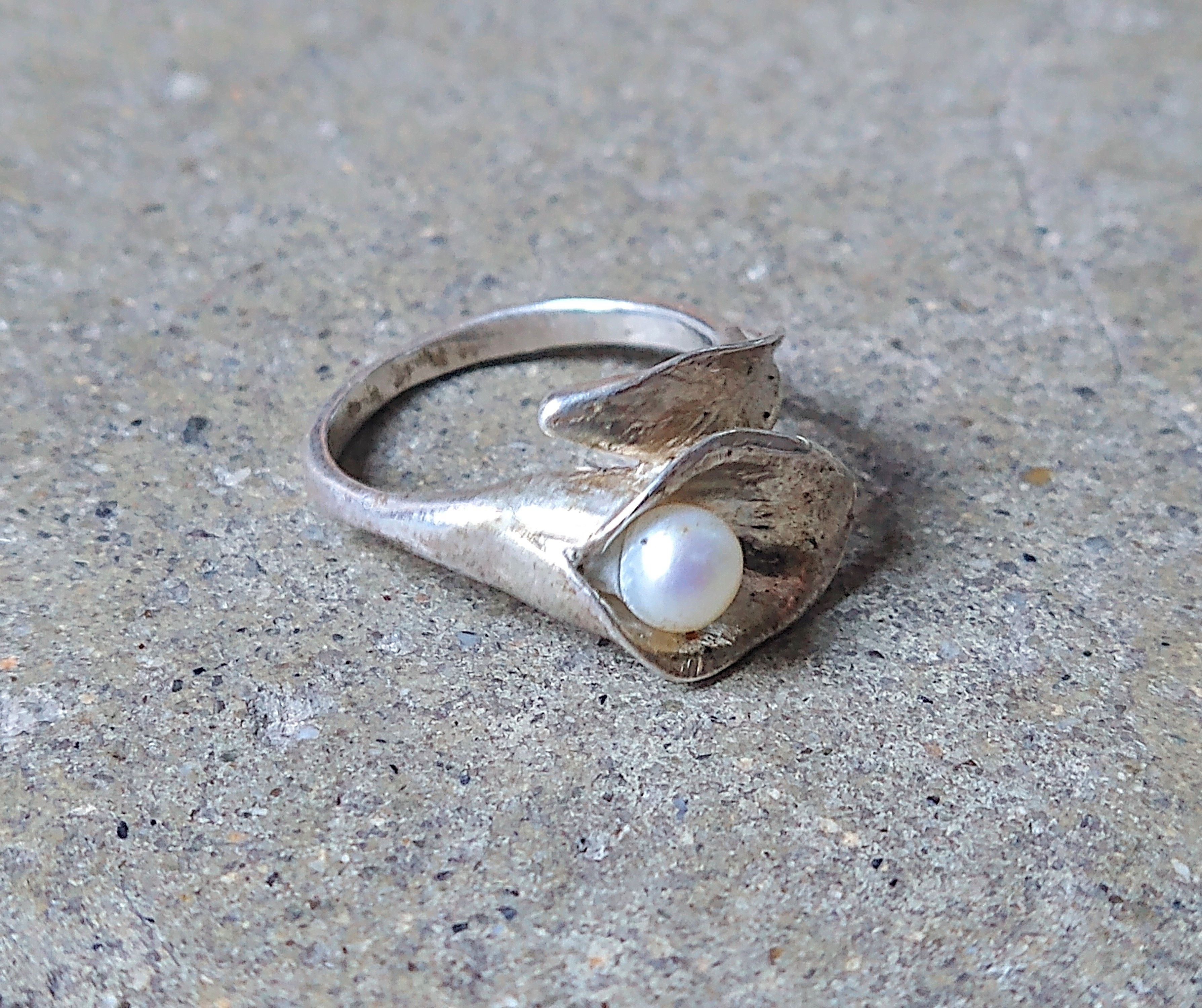 Jewelry Vintage Sterling Silver Ring Pearl Size 6.75 Lily Flower Size ONE SIZE - 3 Thumbnail