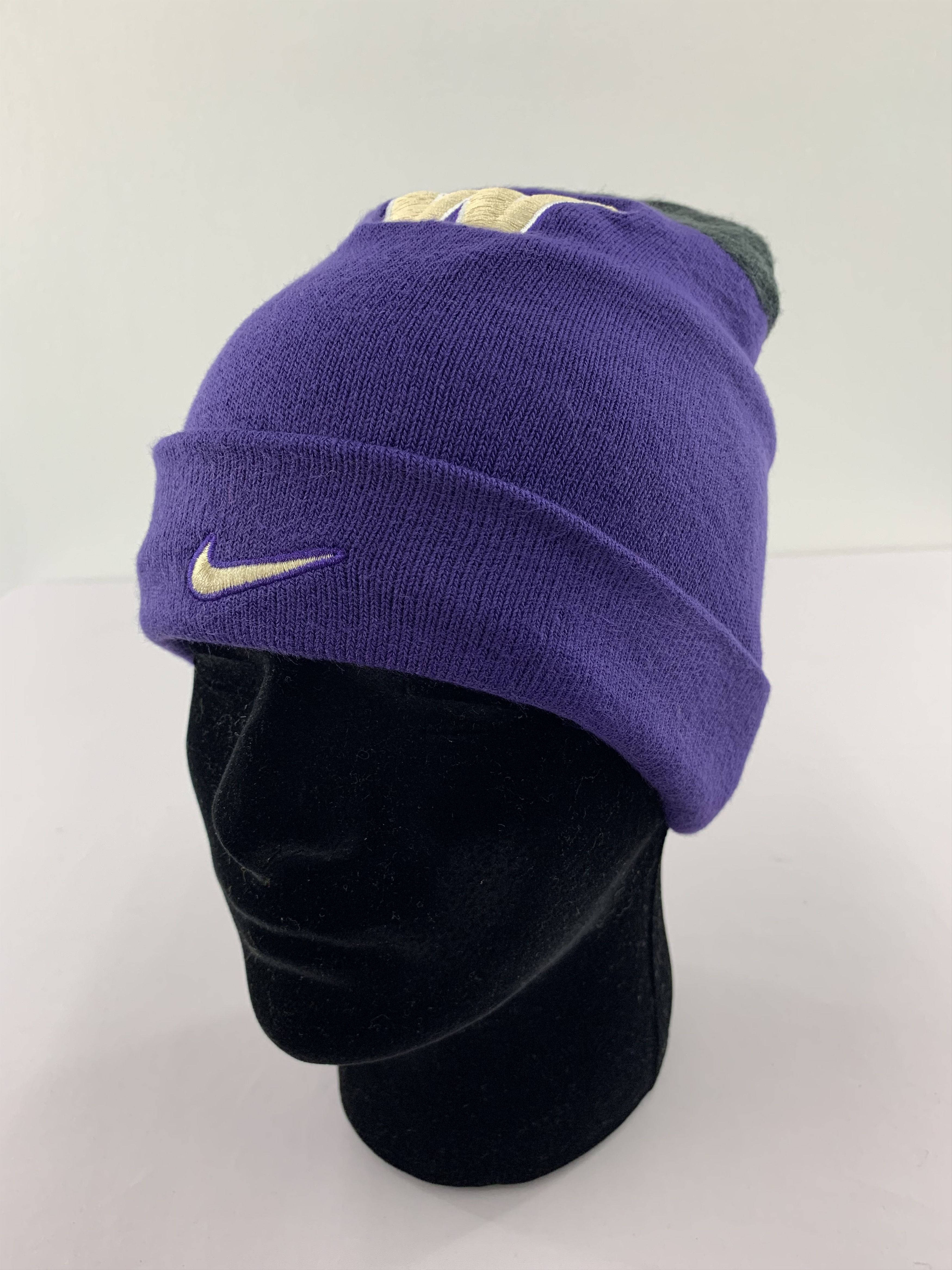 Nike Nike W Embroidered Logo Beanie Size ONE SIZE - 1 Thumbnail