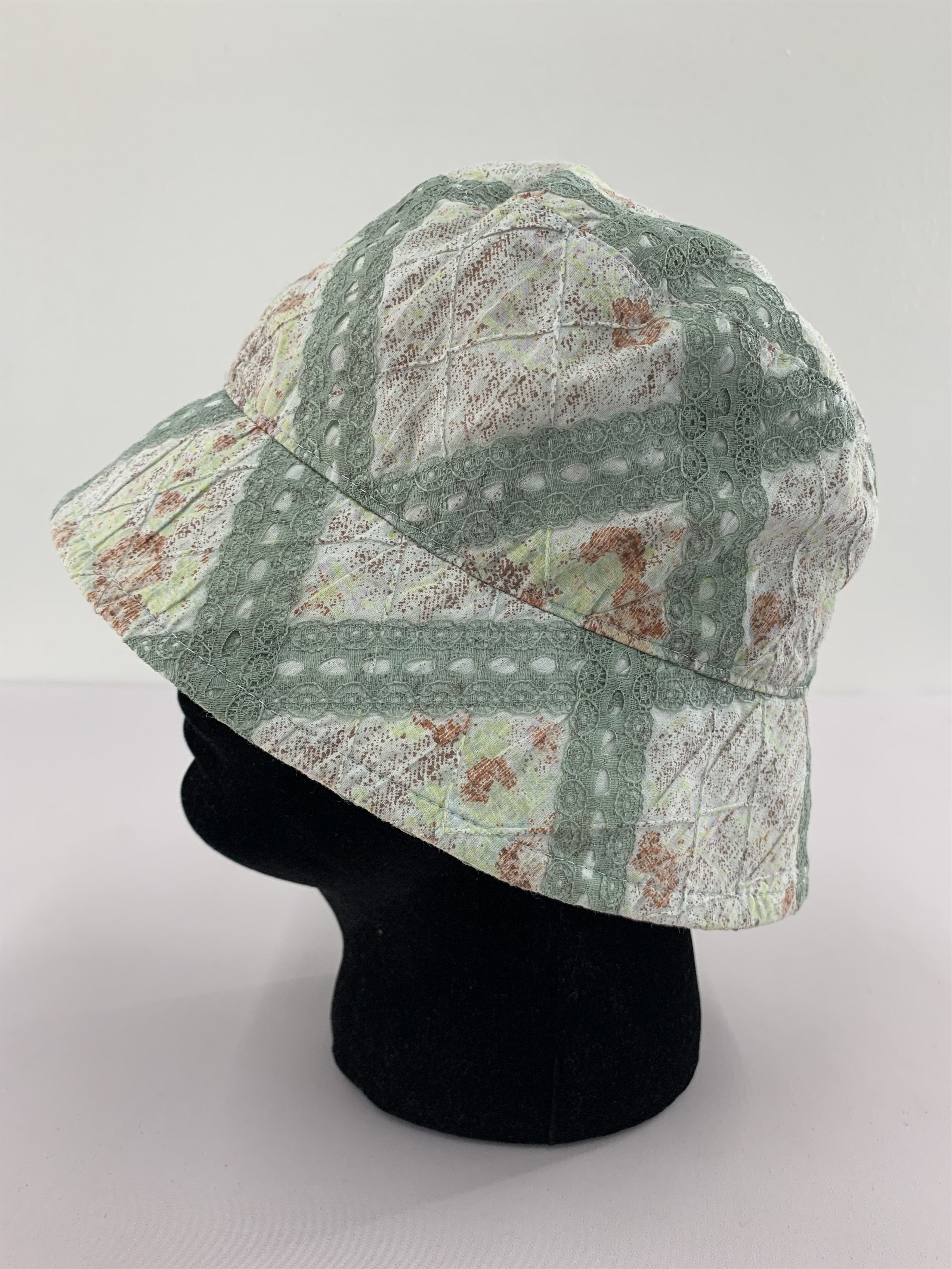 Japanese Brand Chocolatier Japan Hat Flowers Design - S3048 Size ONE SIZE - 2 Thumbnail