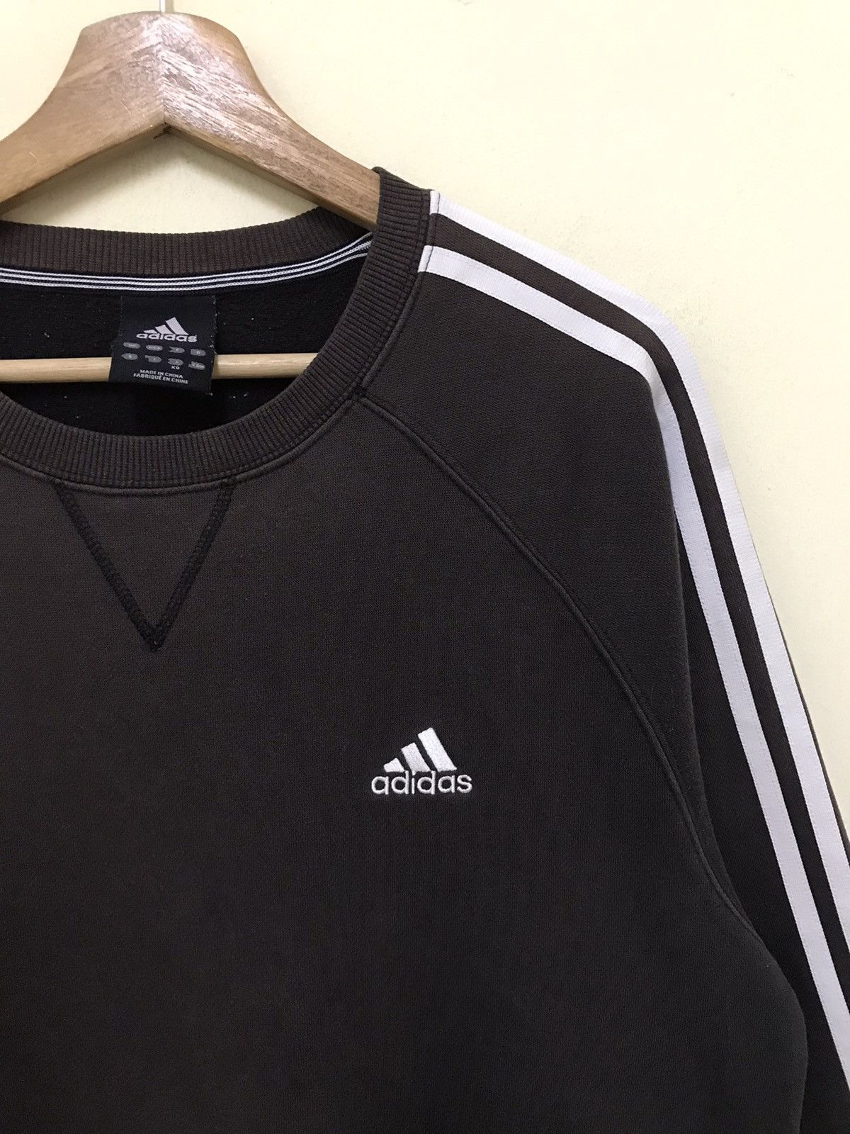 Adidas Vintage Adidas Streetwear Sweatshirt Size US M / EU 48-50 / 2 - 2 Thumbnail