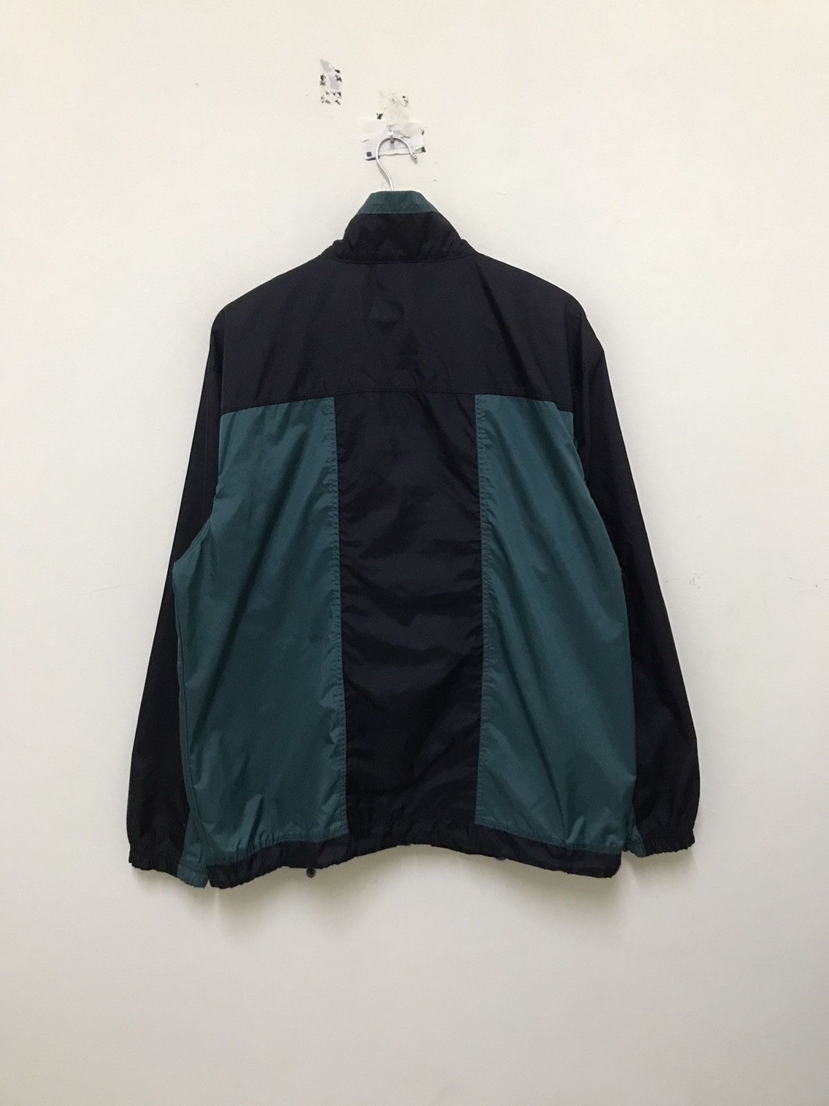 Nike Vintage Nike Orange Tag Windbreaker Light Jacket Size US L / EU 52-54 / 3 - 8 Thumbnail