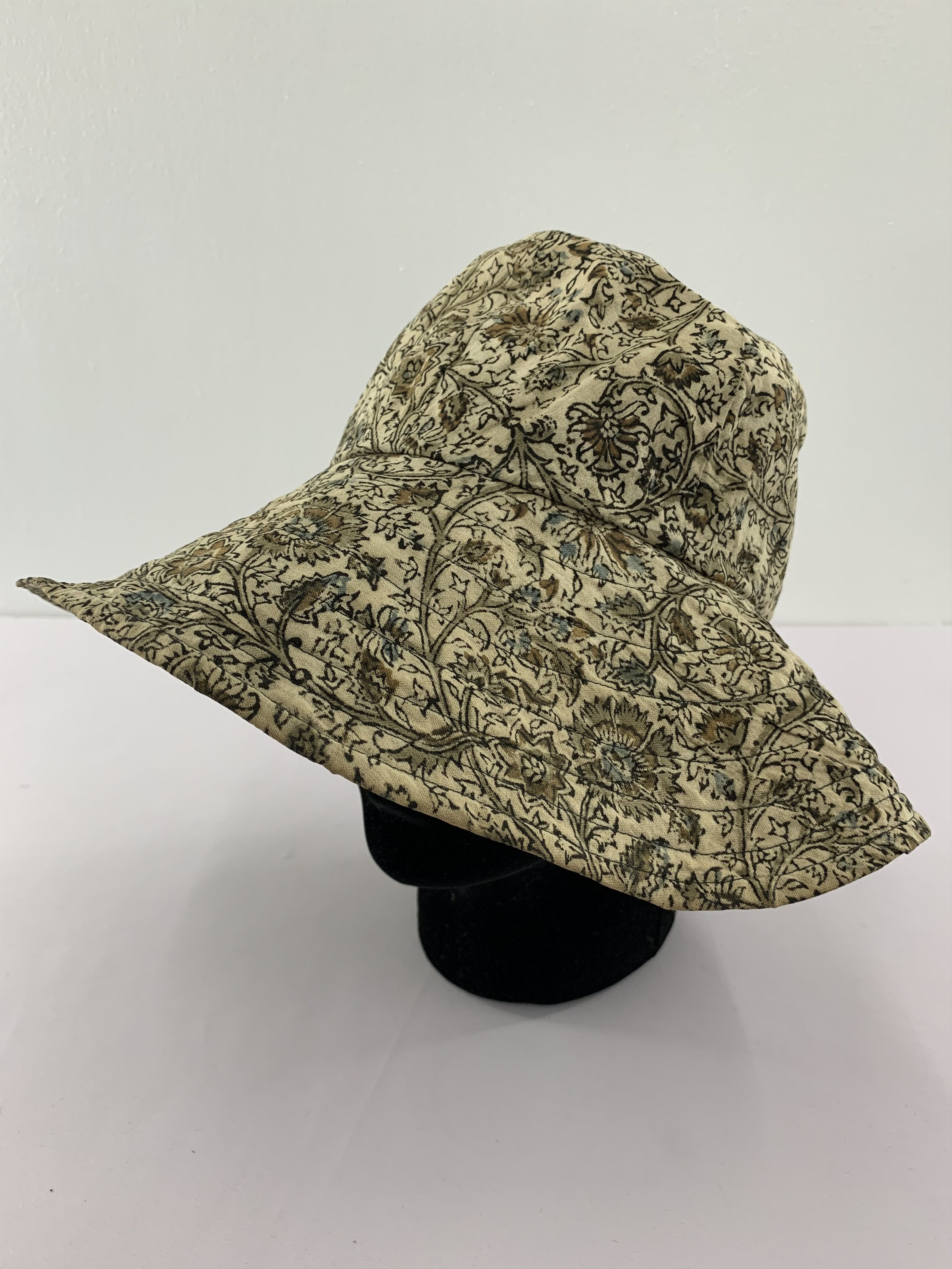 Japanese Brand Vintage 90s Bucket Hat Flowers Design - SS1037 Size ONE SIZE - 1 Thumbnail