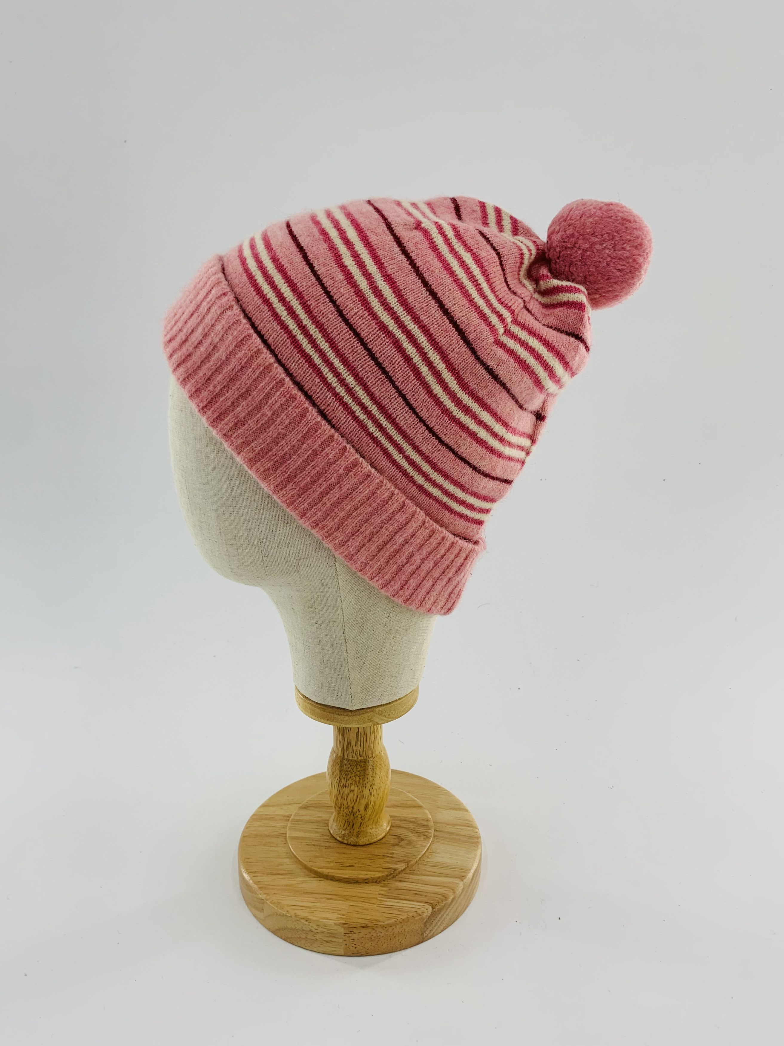 Burberry Burberry Beanie Hats Snow Cap Striped - B3051 Size ONE SIZE - 1 Thumbnail
