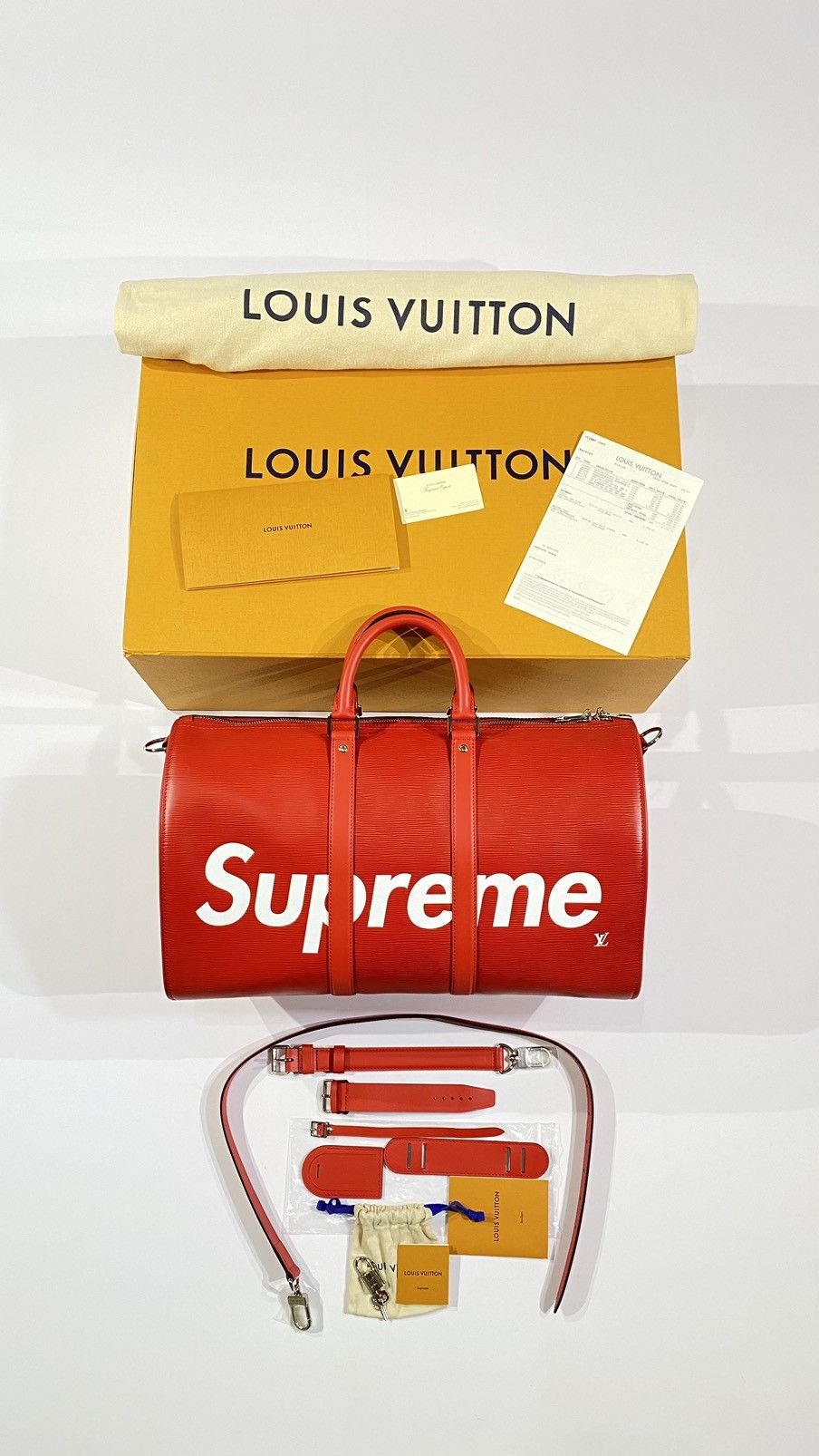 Supreme lv duffle bag on sale replica