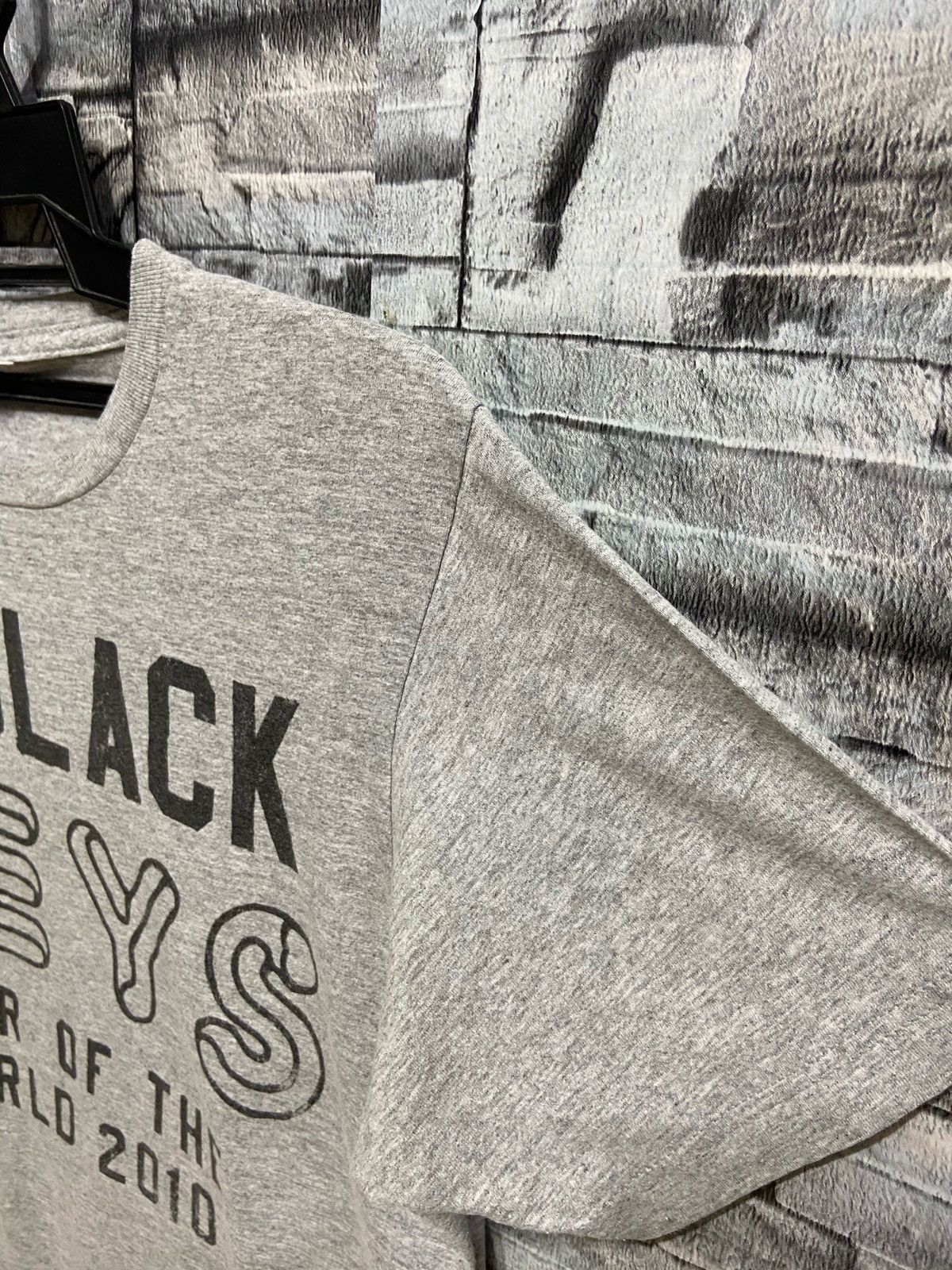 Band Tees Vintage The Black Keys Band t shirt tour 2010 fit M Size US M / EU 48-50 / 2 - 5 Thumbnail