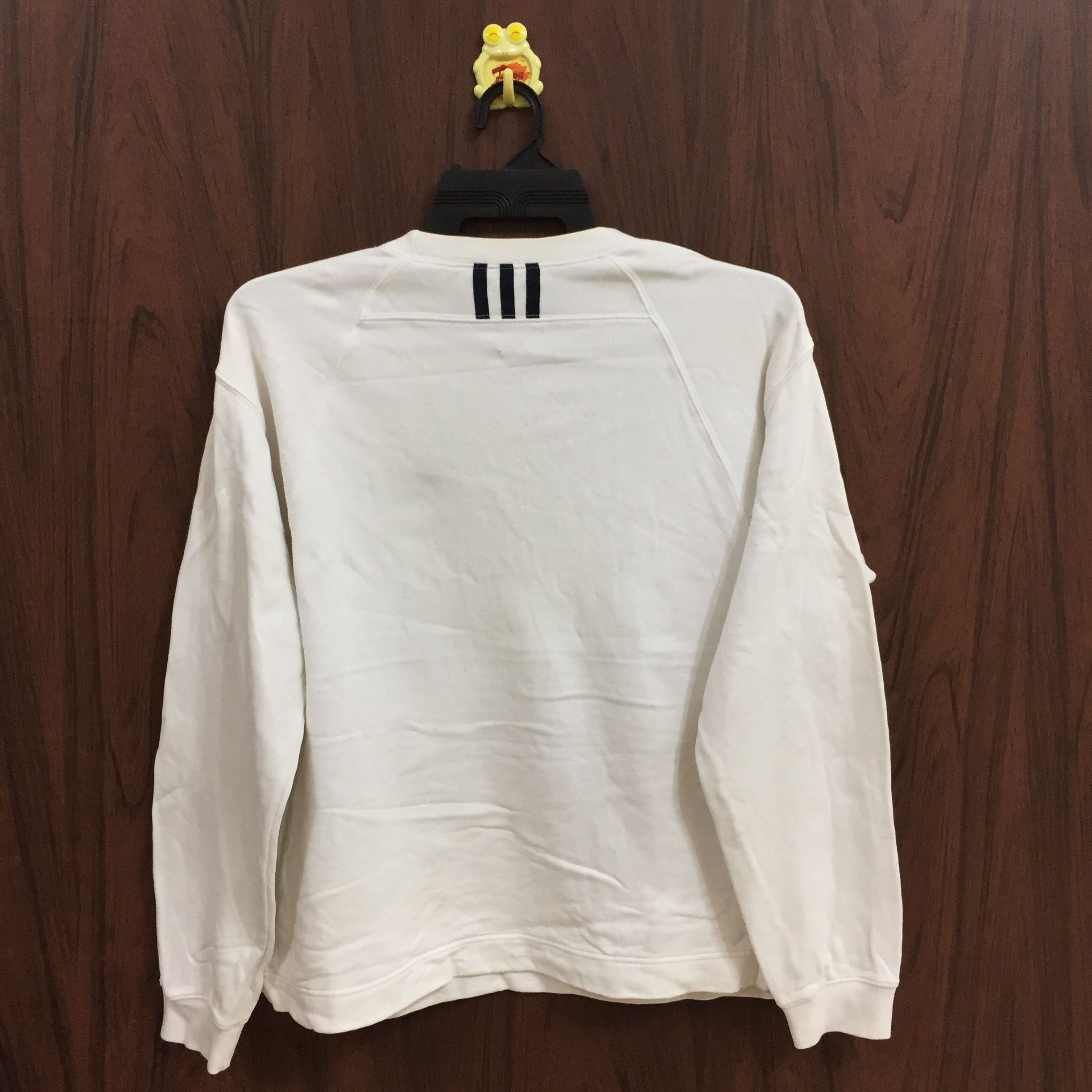 Adidas Vintage ADIDAS sweatshirt embroidered equipment logo size L Size US L / EU 52-54 / 3 - 7 Thumbnail