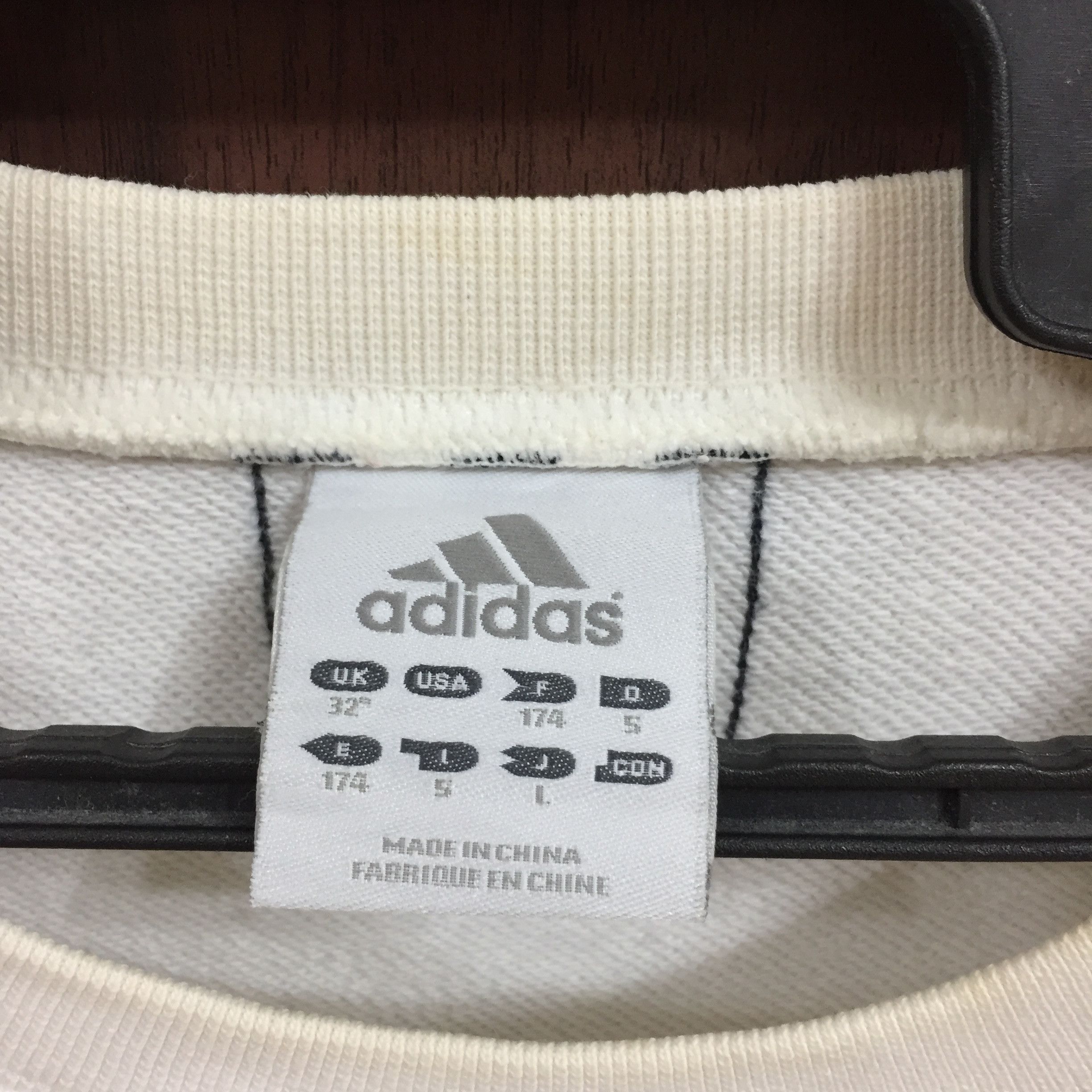 Adidas Vintage ADIDAS sweatshirt embroidered equipment logo size L Size US L / EU 52-54 / 3 - 4 Thumbnail