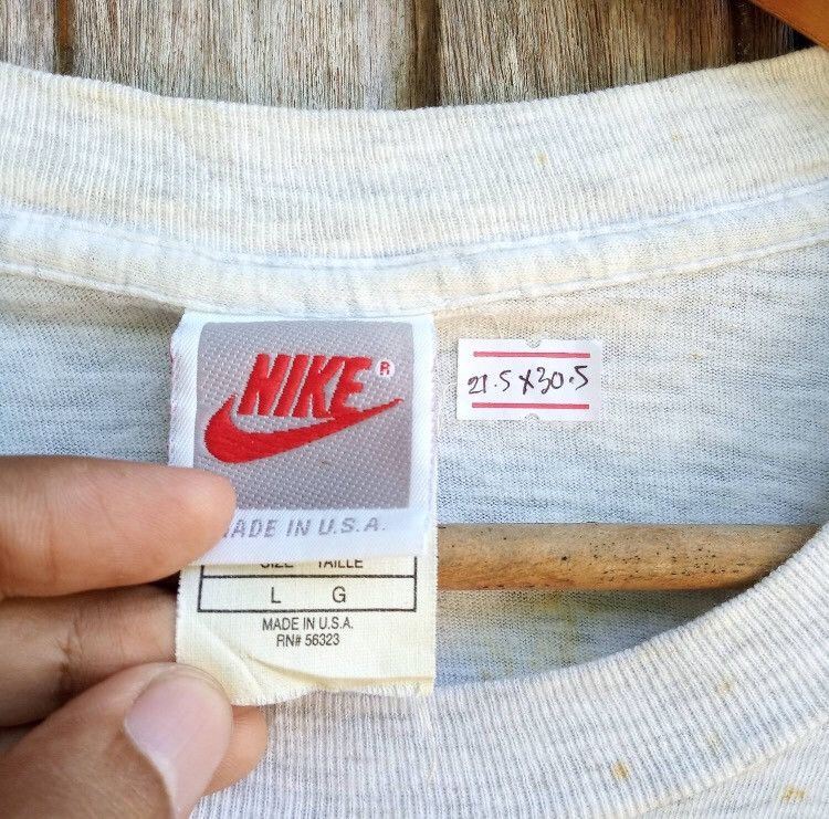 Nike Vintage Nike Air Jordan Grey Tag Air Jordan T-shirt Size US L / EU 52-54 / 3 - 7 Thumbnail