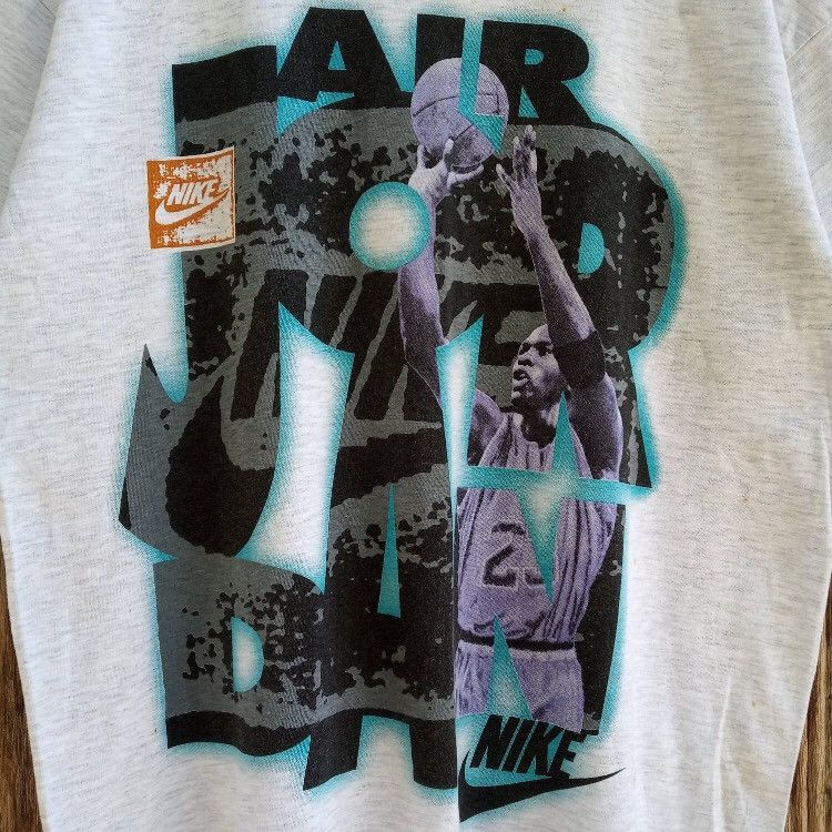 Nike Vintage Nike Air Jordan Grey Tag Air Jordan T-shirt Size US L / EU 52-54 / 3 - 3 Thumbnail