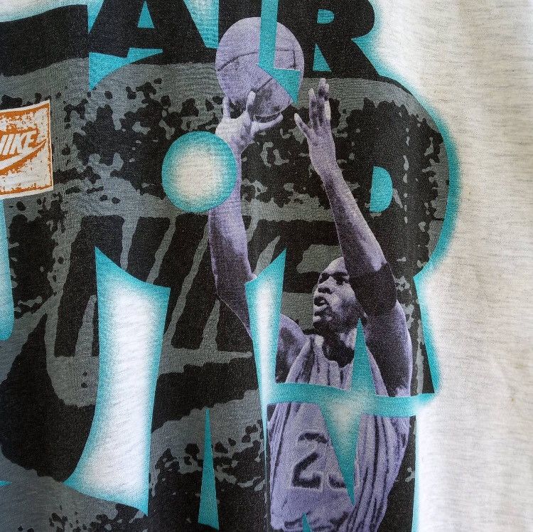 Nike Vintage Nike Air Jordan Grey Tag Air Jordan T-shirt Size US L / EU 52-54 / 3 - 4 Thumbnail