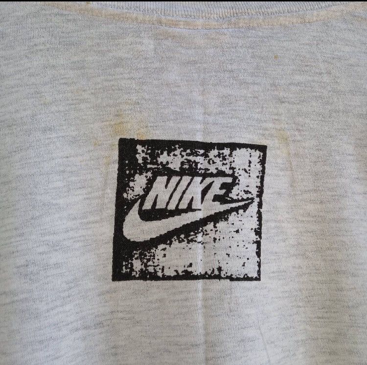 Nike Vintage Nike Air Jordan Grey Tag Air Jordan T-shirt Size US L / EU 52-54 / 3 - 6 Thumbnail