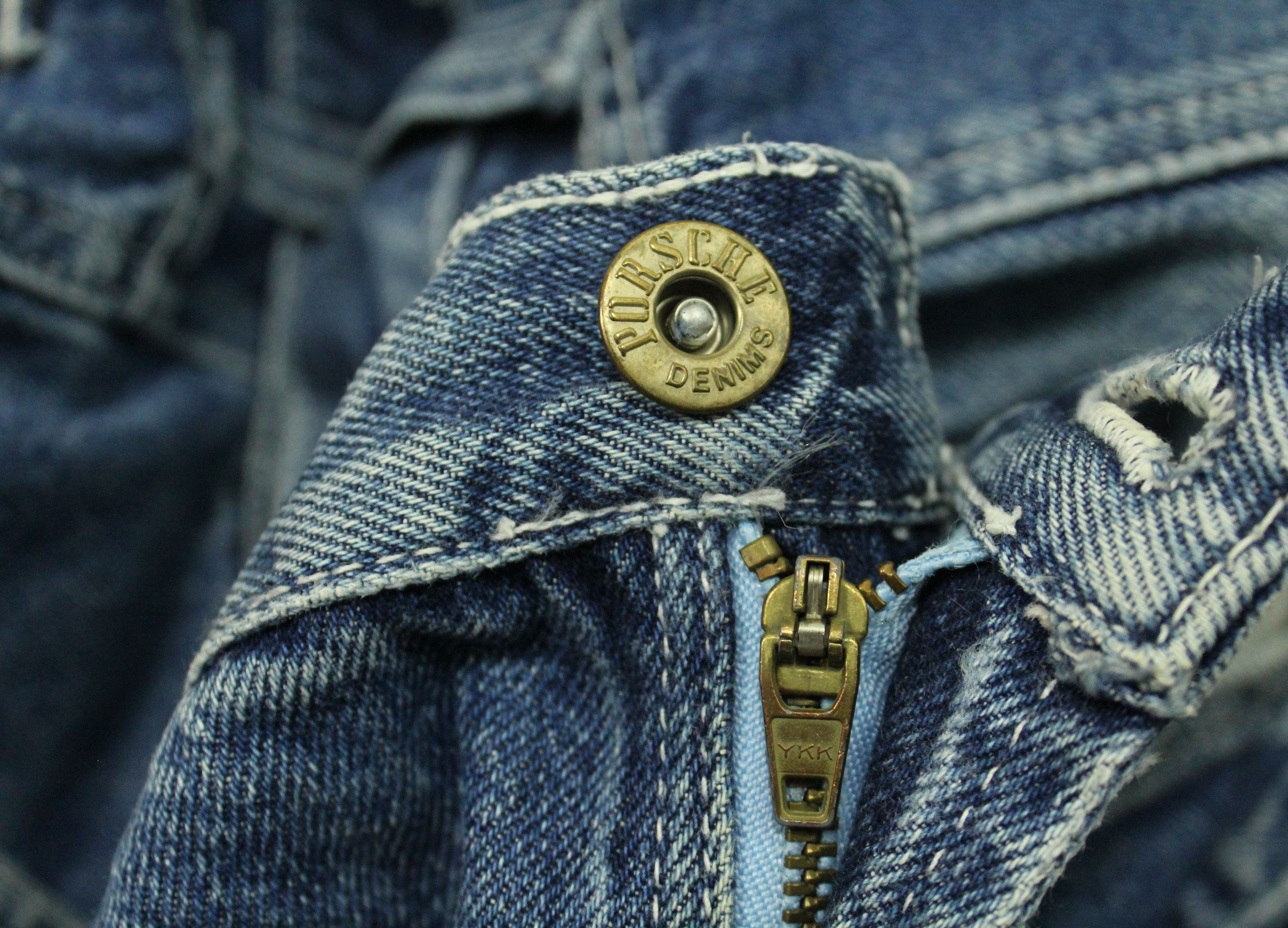 Vintage Vintage PORSCHE DENIM Cargo Bondage Distressed Baggy Size US 36 / EU 52 - 18 Thumbnail