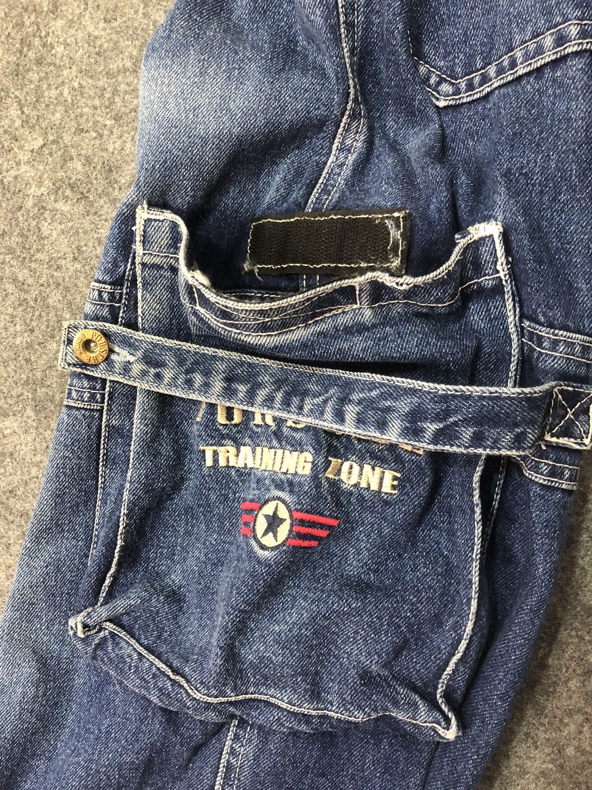 Vintage Vintage PORSCHE DENIM Cargo Bondage Distressed Baggy Size US 36 / EU 52 - 24 Thumbnail