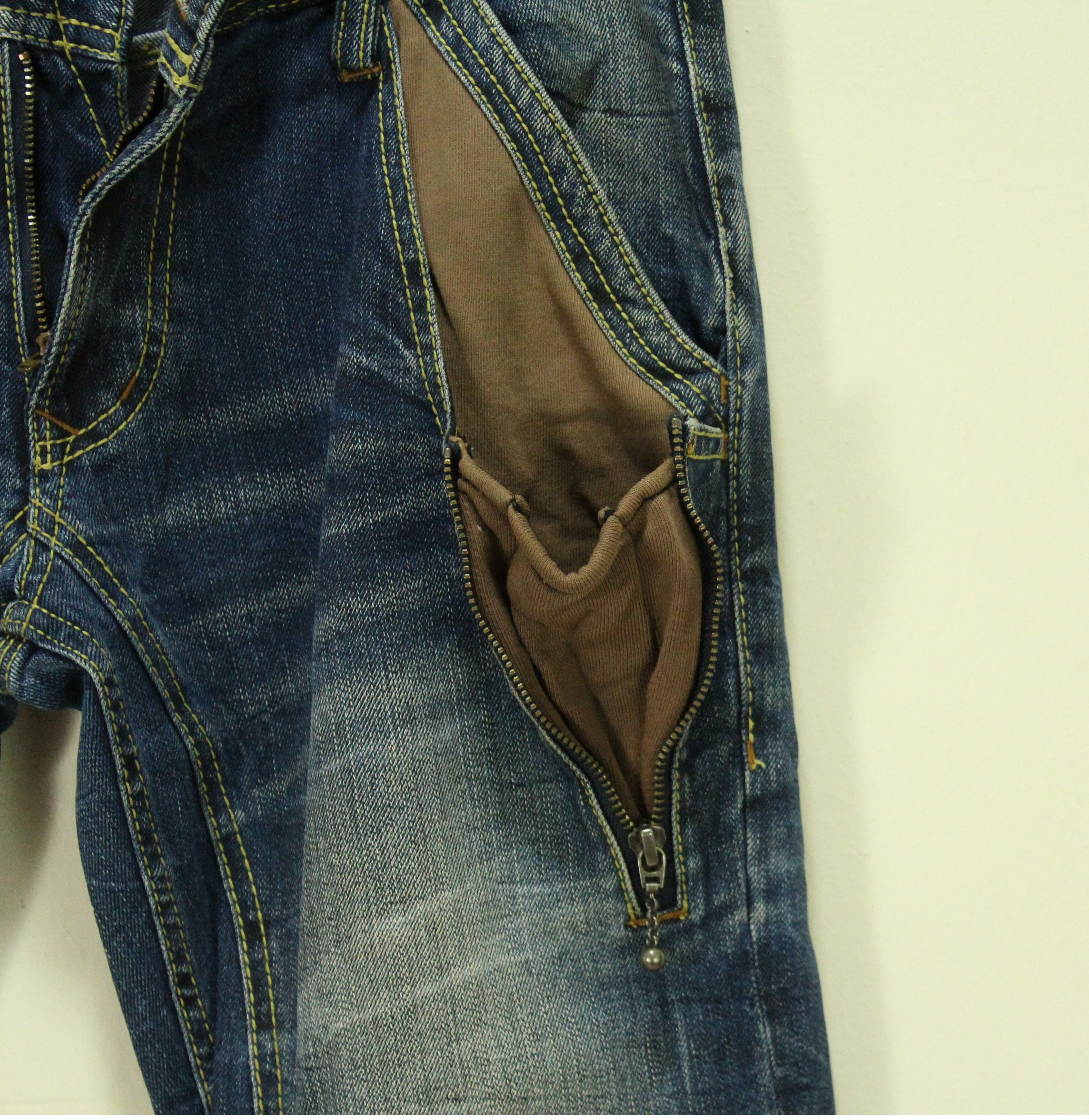 Japanese Brand NICOLE CLUB Denim Zipper Pocket Distressed Style Denim Size US 32 / EU 48 - 14 Thumbnail