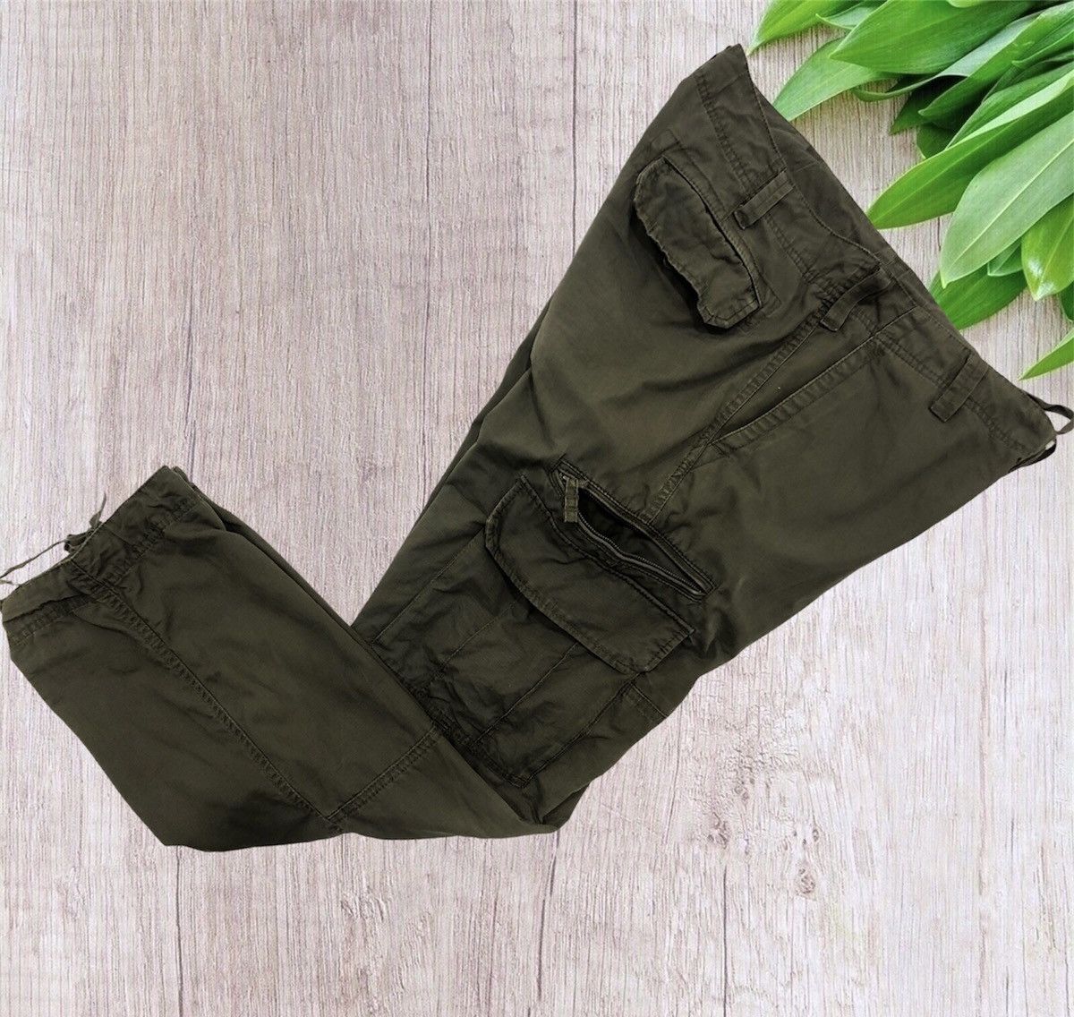 Japanese Brand UNIQLO UTILITY 7 POCKETS CARGO PANTS Size US 33 - 3 Thumbnail