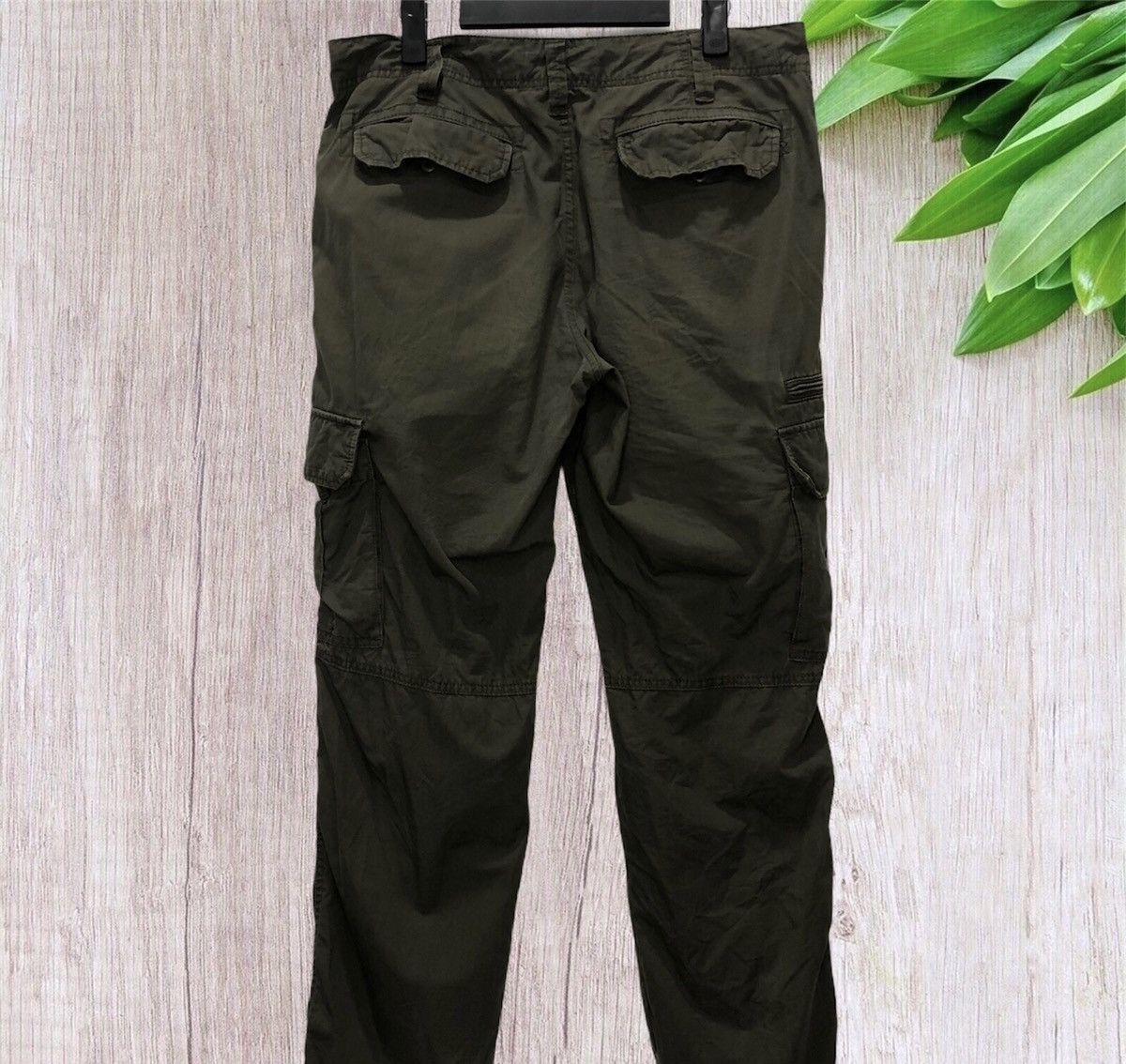 Japanese Brand UNIQLO UTILITY 7 POCKETS CARGO PANTS Size US 33 - 2 Thumbnail