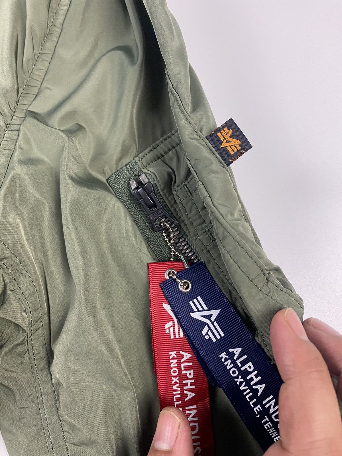 Alpha Industries ARMY ALPHA INDUSTRIES BOMBER JACKET AVIREX JACKET Size US L / EU 52-54 / 3 - 7 Thumbnail