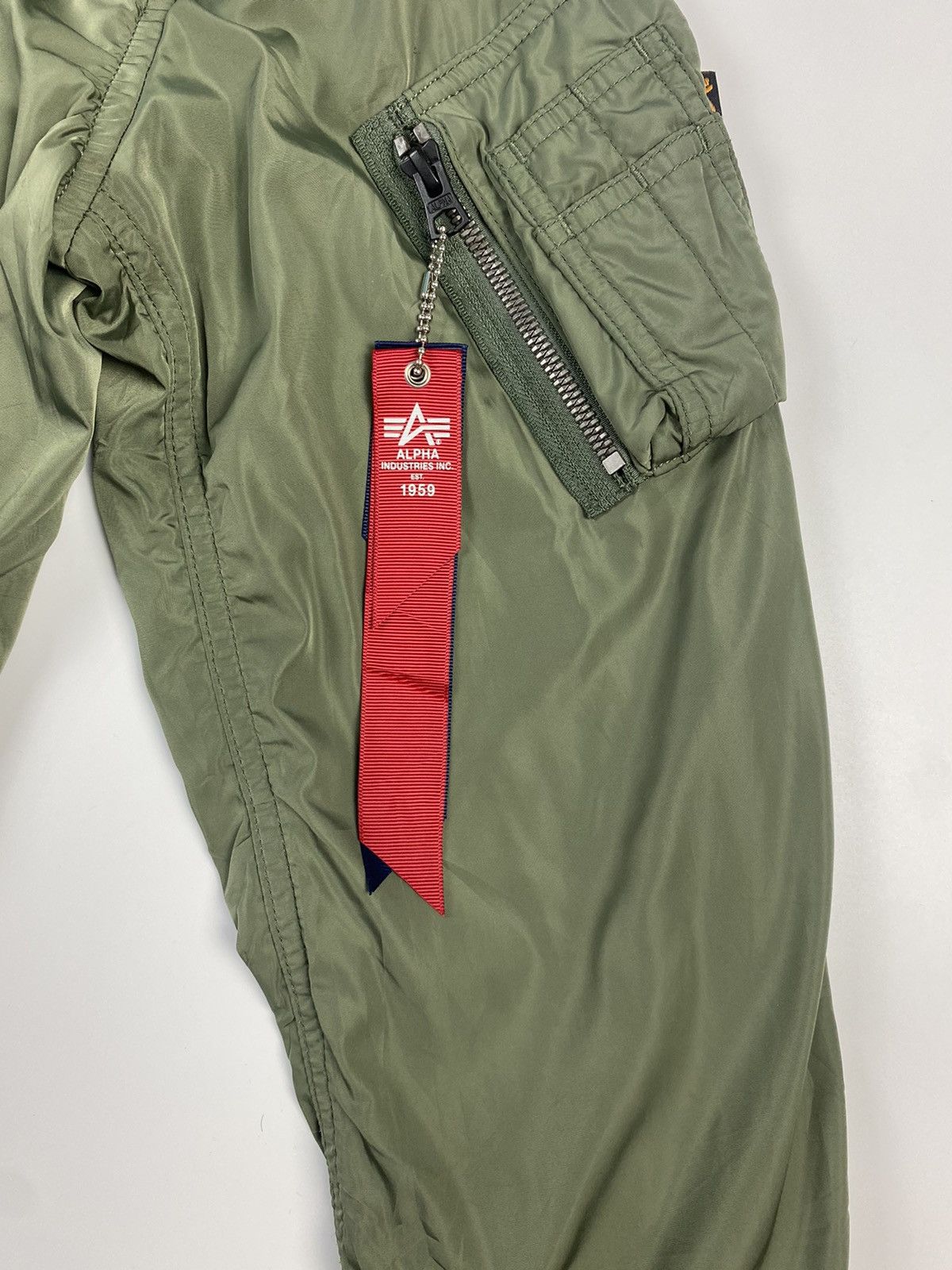 Alpha Industries ARMY ALPHA INDUSTRIES BOMBER JACKET AVIREX JACKET Size US L / EU 52-54 / 3 - 5 Thumbnail